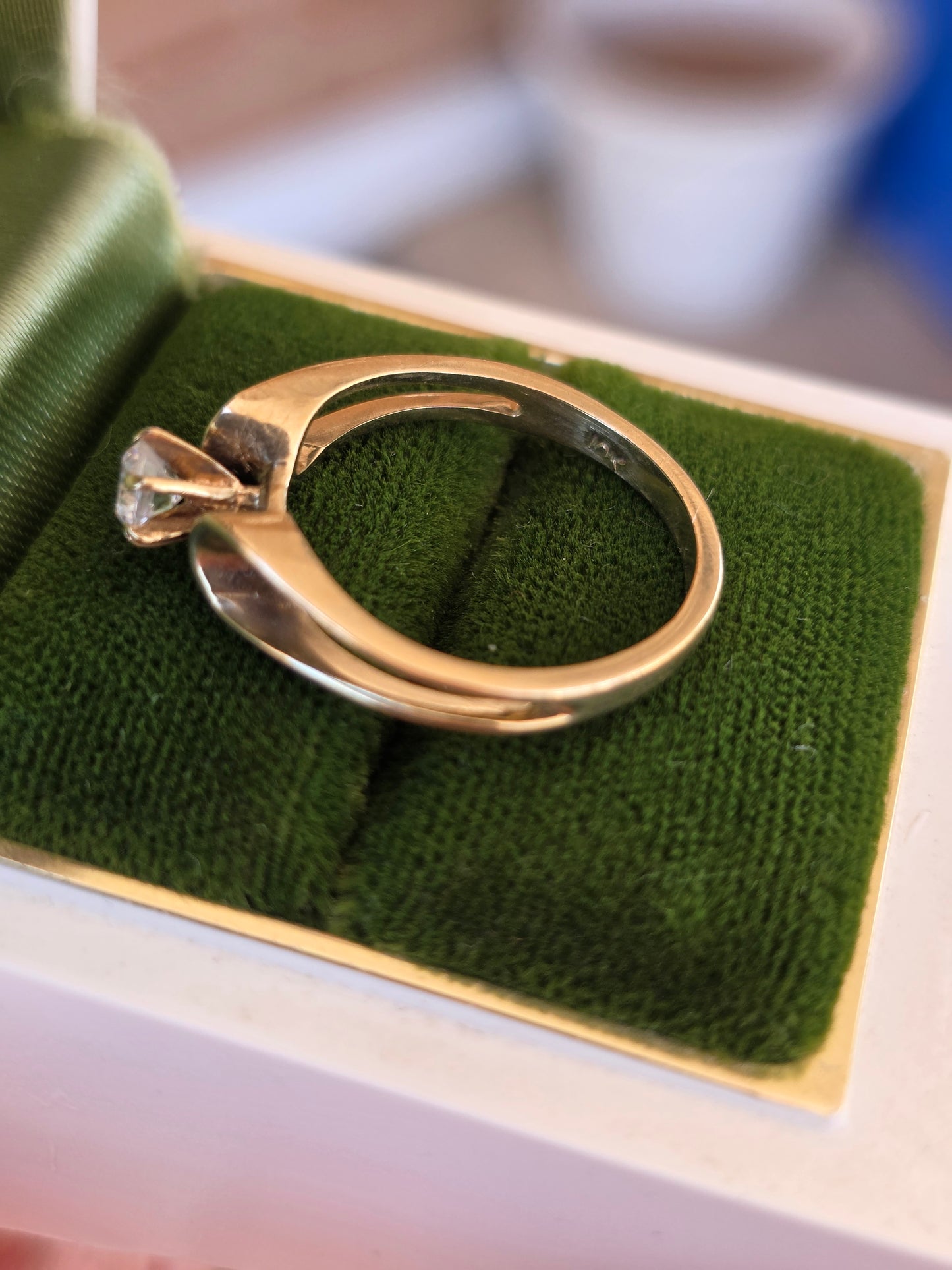 Beautiful Vintage 10k Gold Solitaire Ring Size 7