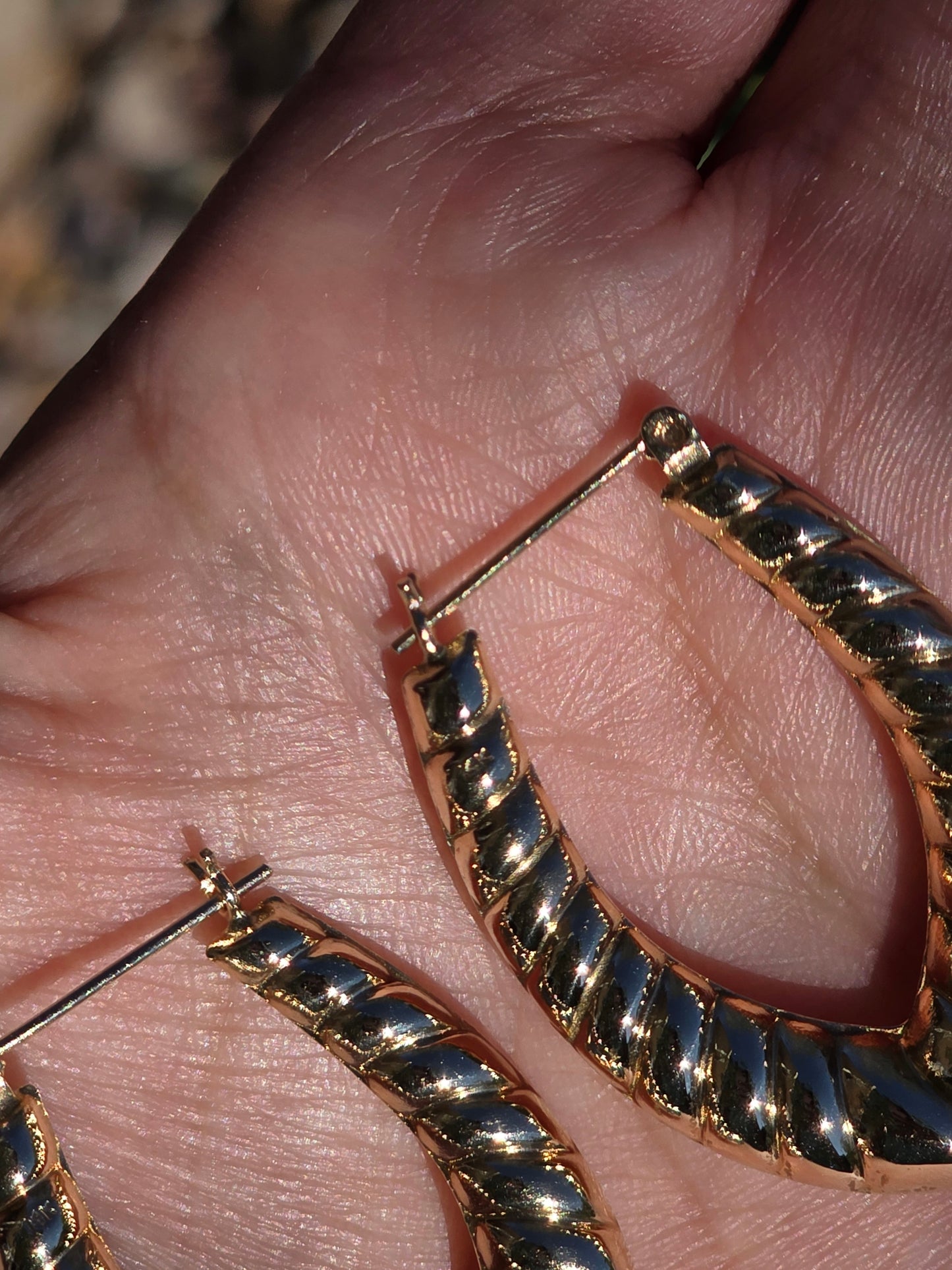 14k Croissant / Shrimp Style Elongated Hollow Statement Hoops Earrings