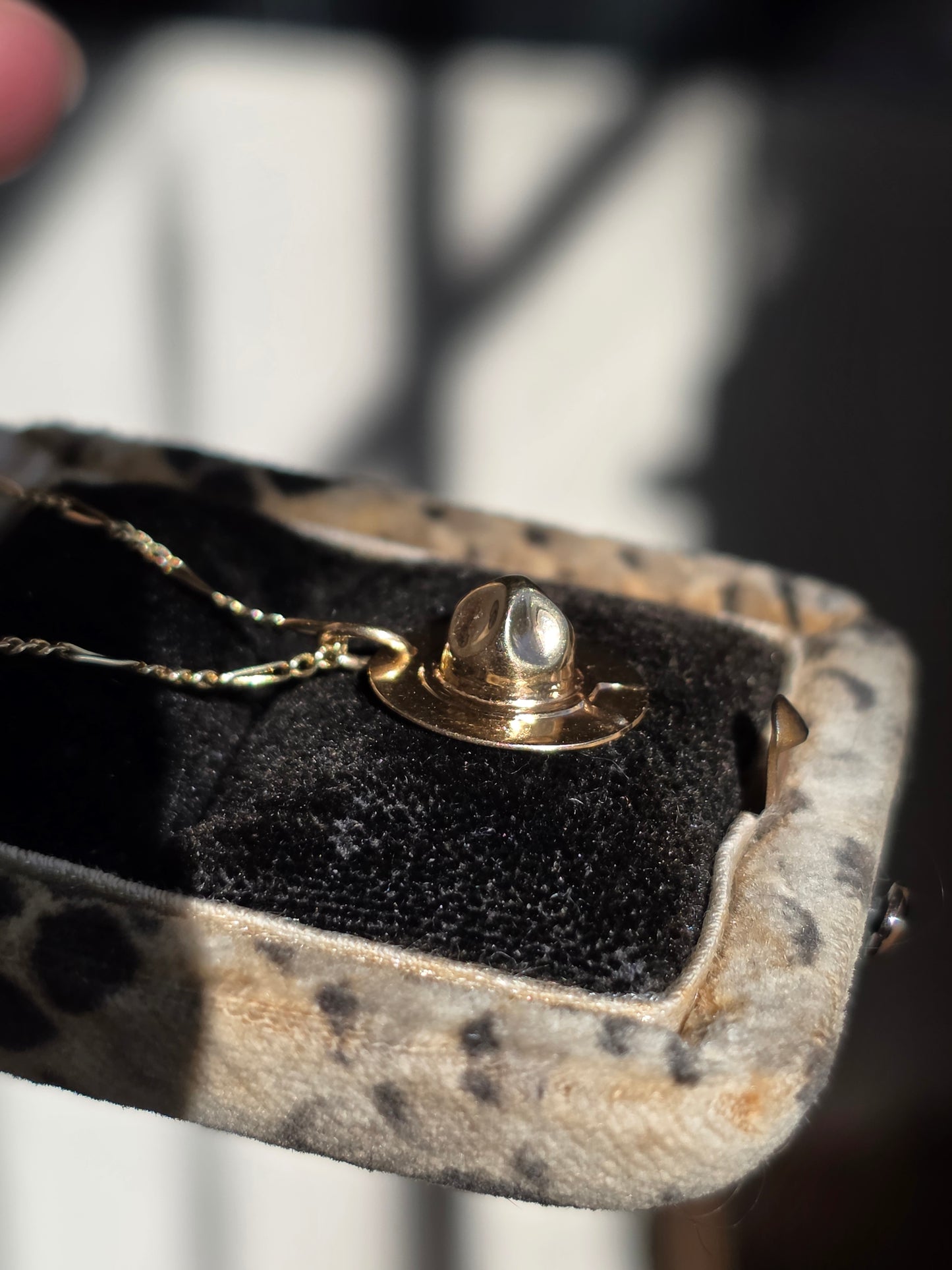 Awesome 3D 10k Gold Deputy Hat / Cowboys Hat Charm (NO CHAIN)