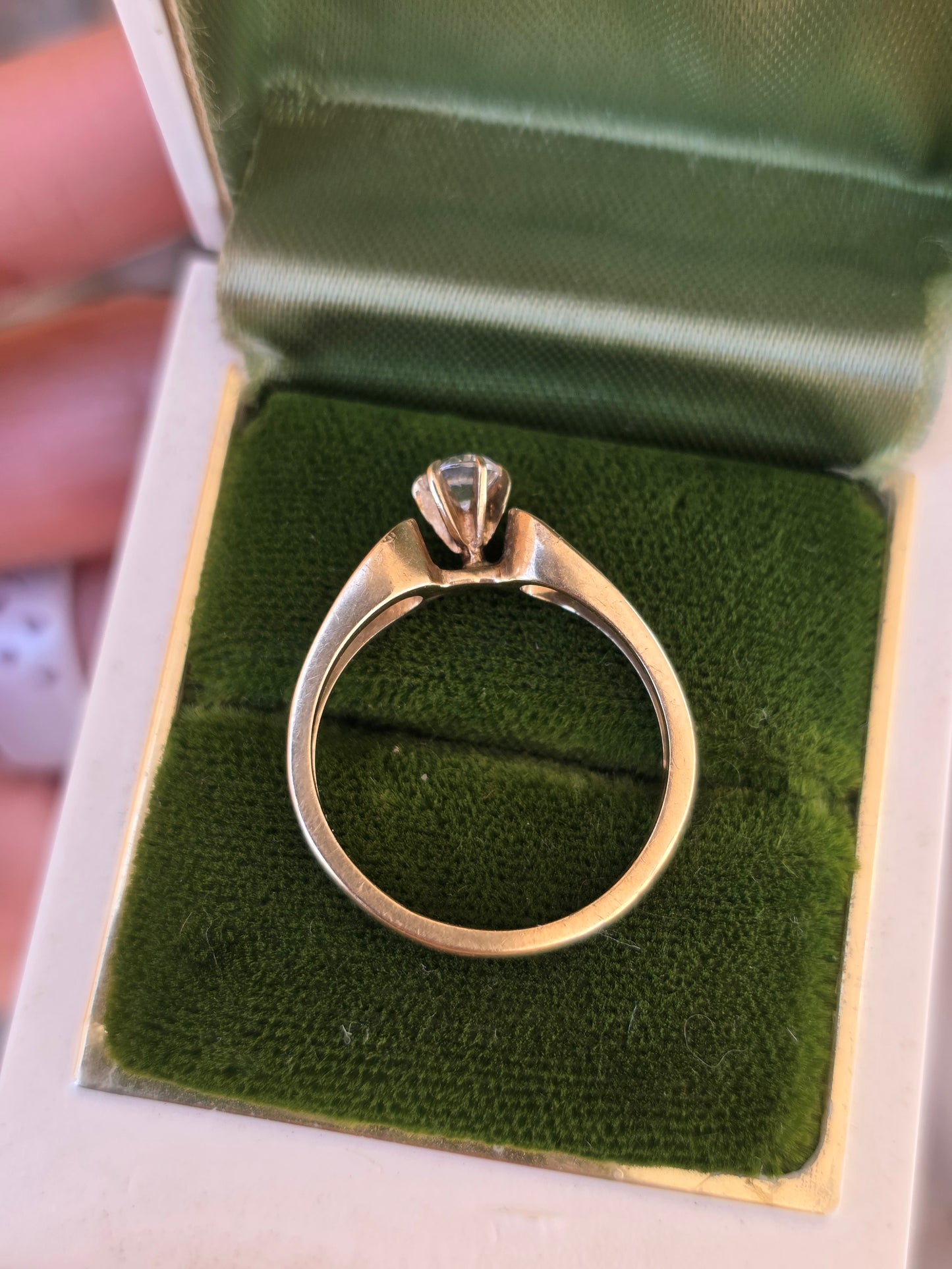 Beautiful Vintage 10k Gold Solitaire Ring Size 7
