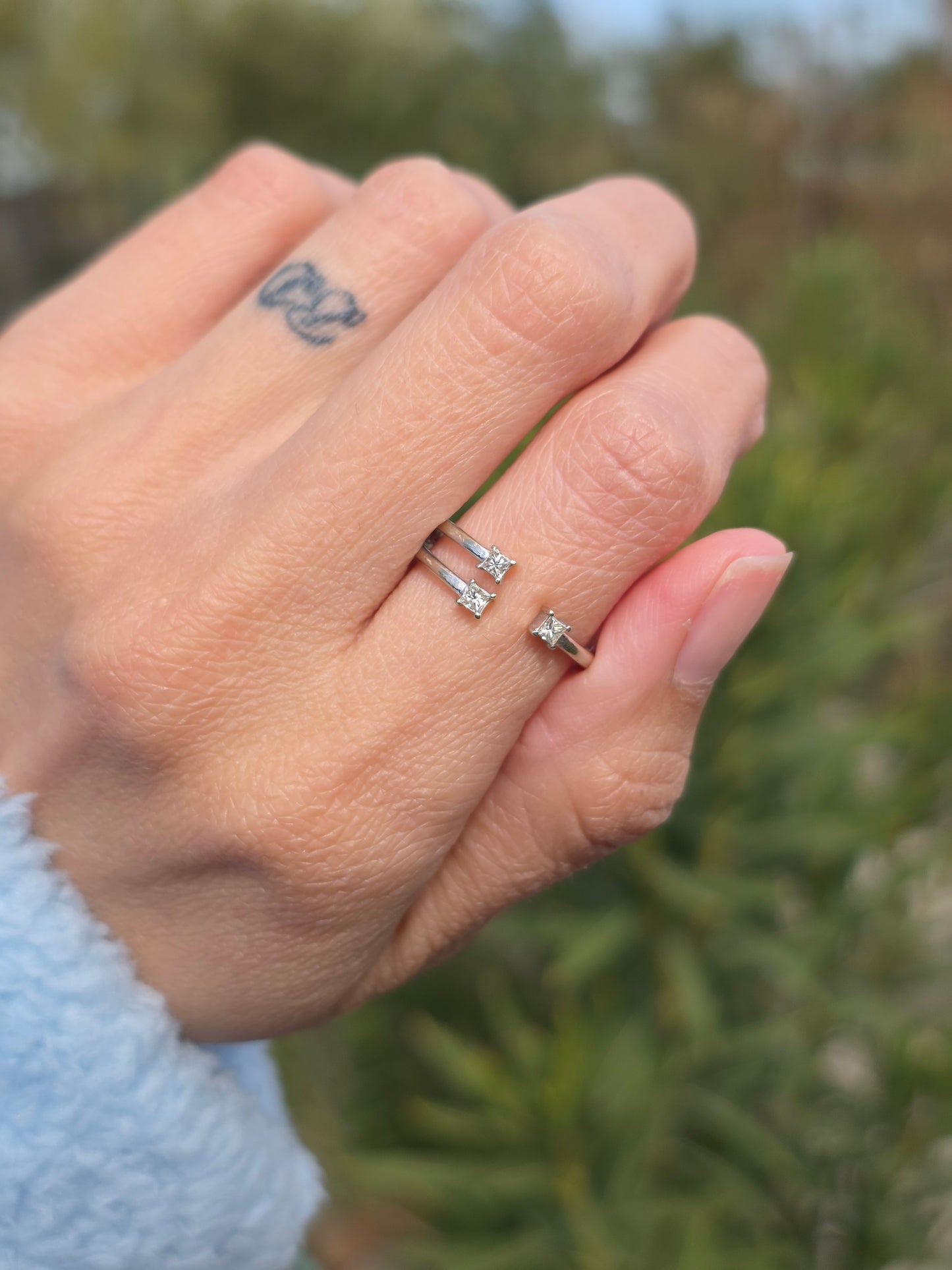 10k White Gold 3 Princess Diamond Open Band Ring Size 7.25