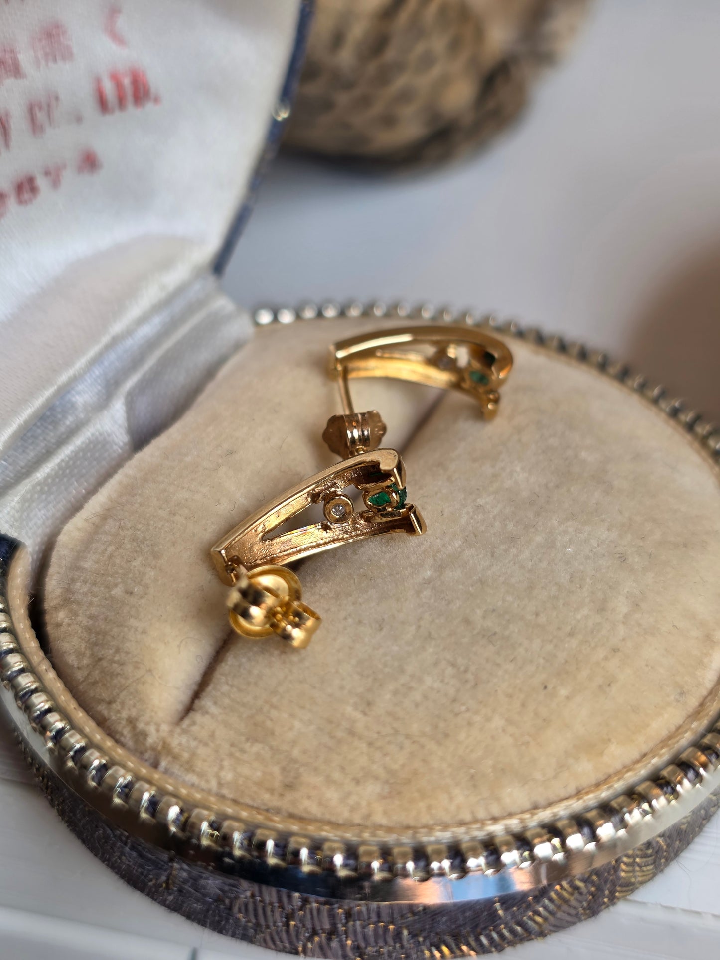Unique 14k Gold Emerald & Diamond Tapered V Stud Earrings