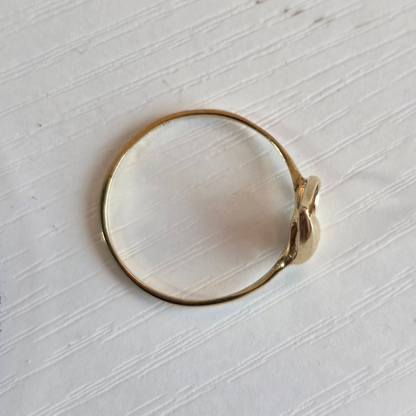 Adorable & Lightweight 14k Gold Dainty Diamond Cut Heart Stacker Ring Size 7.25