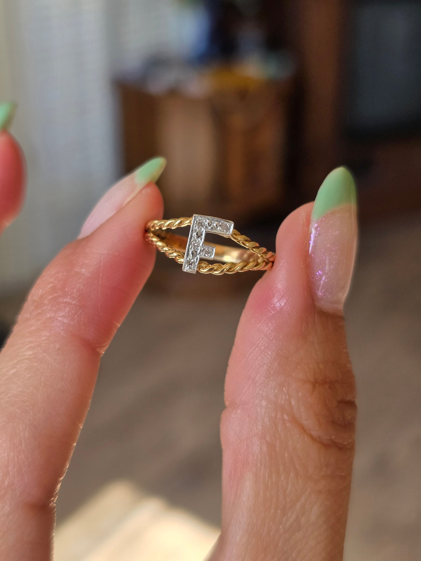 Vintage 14k Gold 2Toned Diamond Accented F Initial Split Rope Band Ring Size 6.25