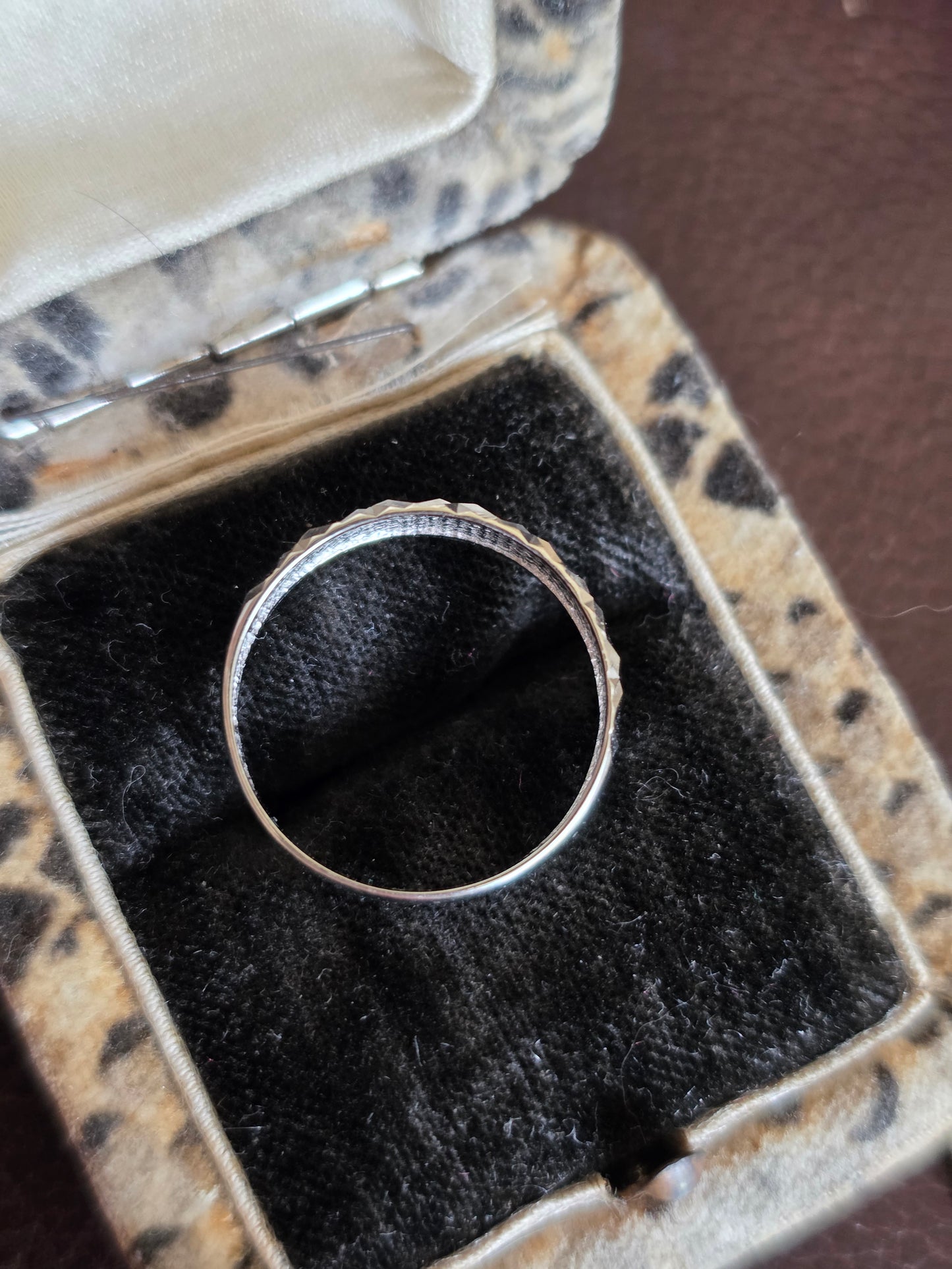 14k White Gold Faceted Geometric Diamond Cut Pattern Textured Sparkling Statement Ring Size 8.25