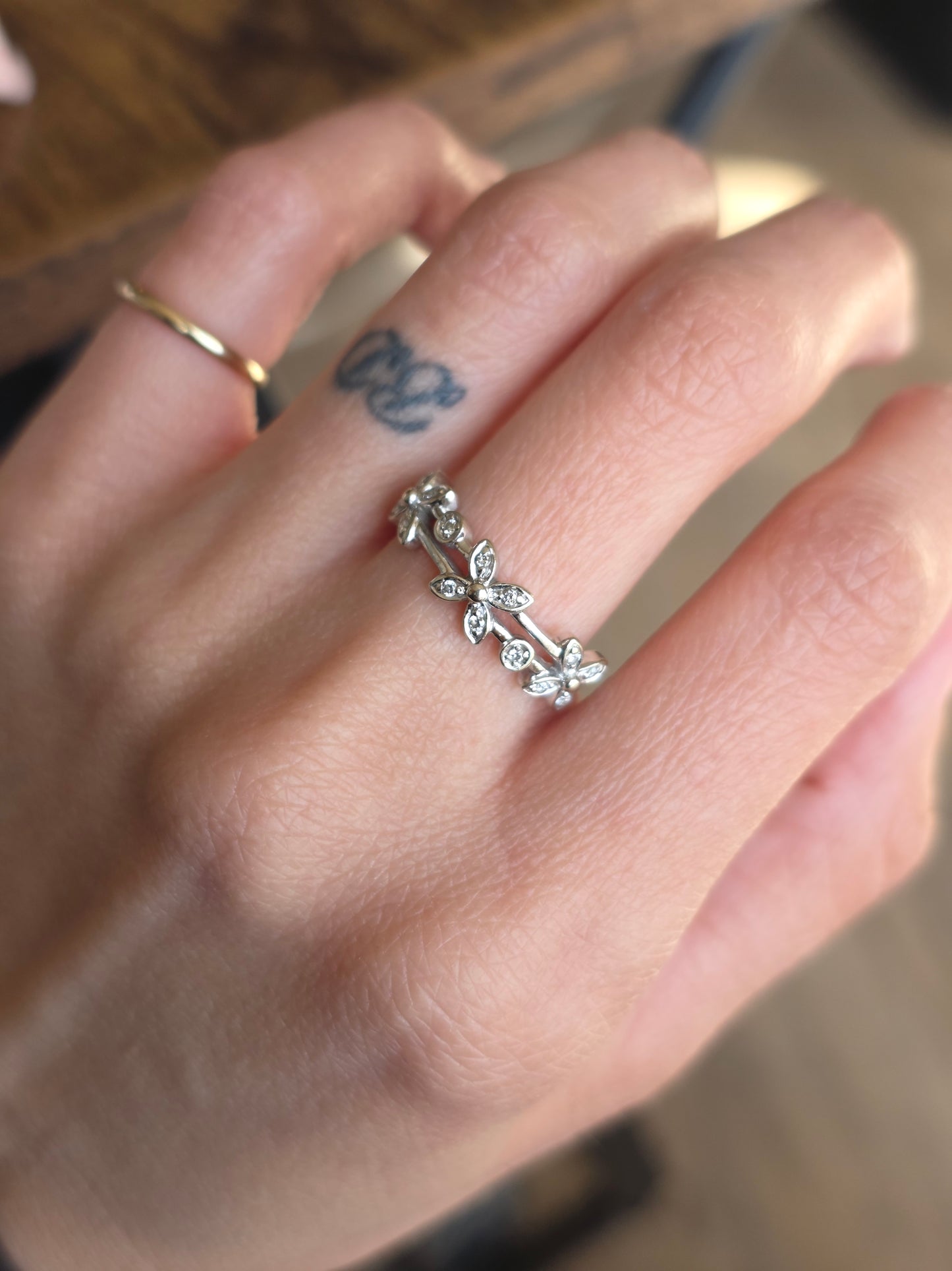 14k White Gold Floral Diamond Ring Size 6.5