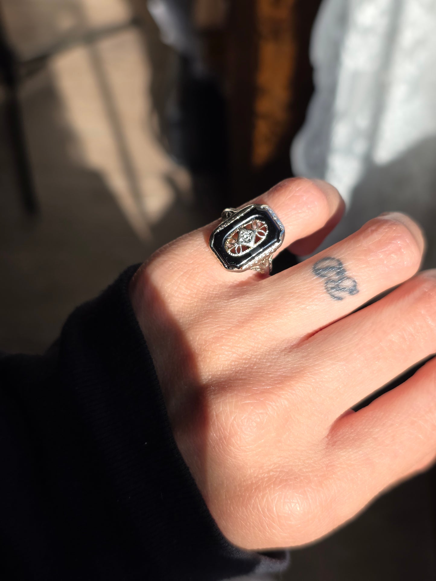 Vintage 10k White Gold Art Deco Style Onyx Shadowbox Diamond Accented Ring Size 4.5