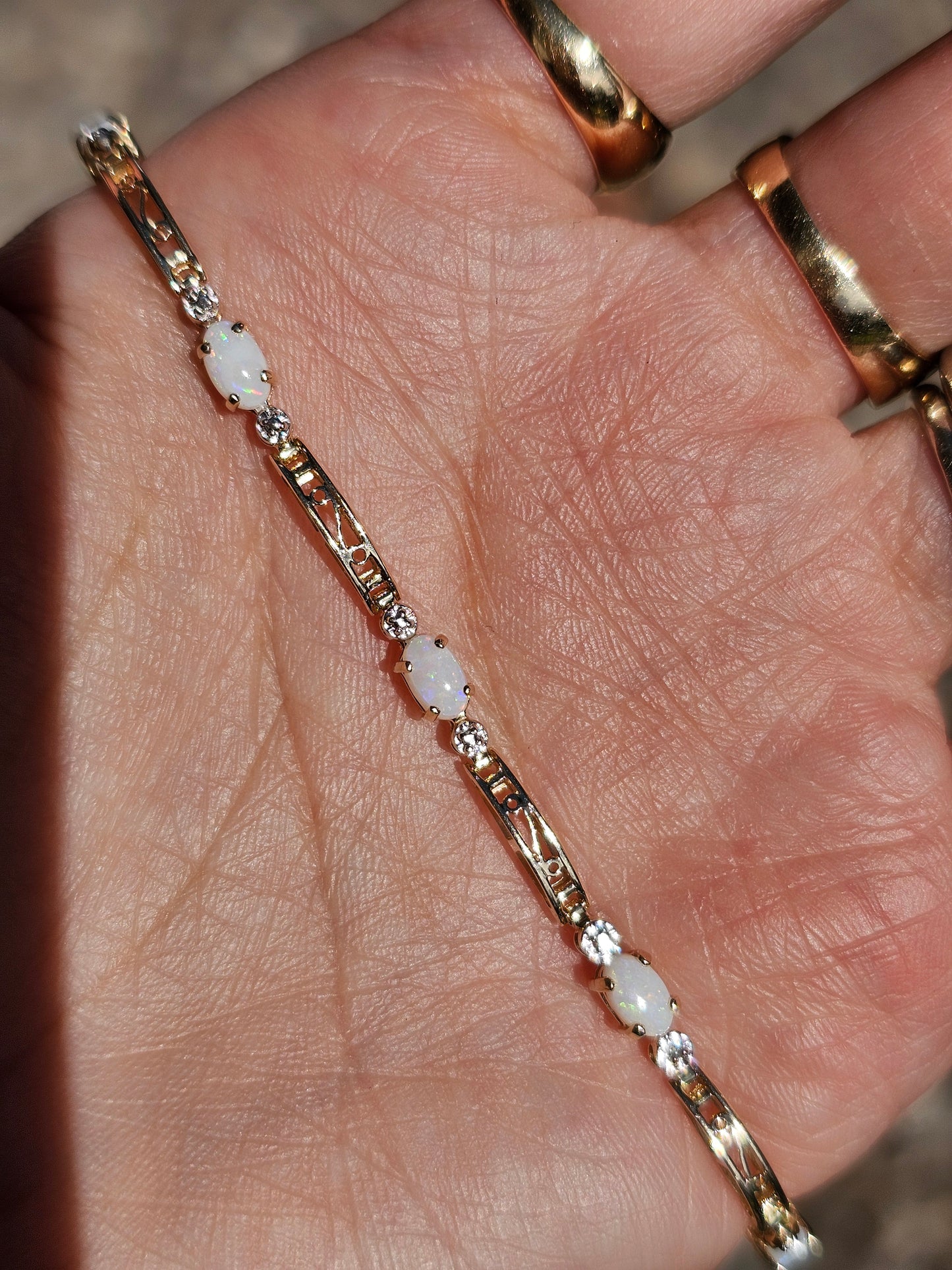 Beautiful 10k Opal Bracelet 7"