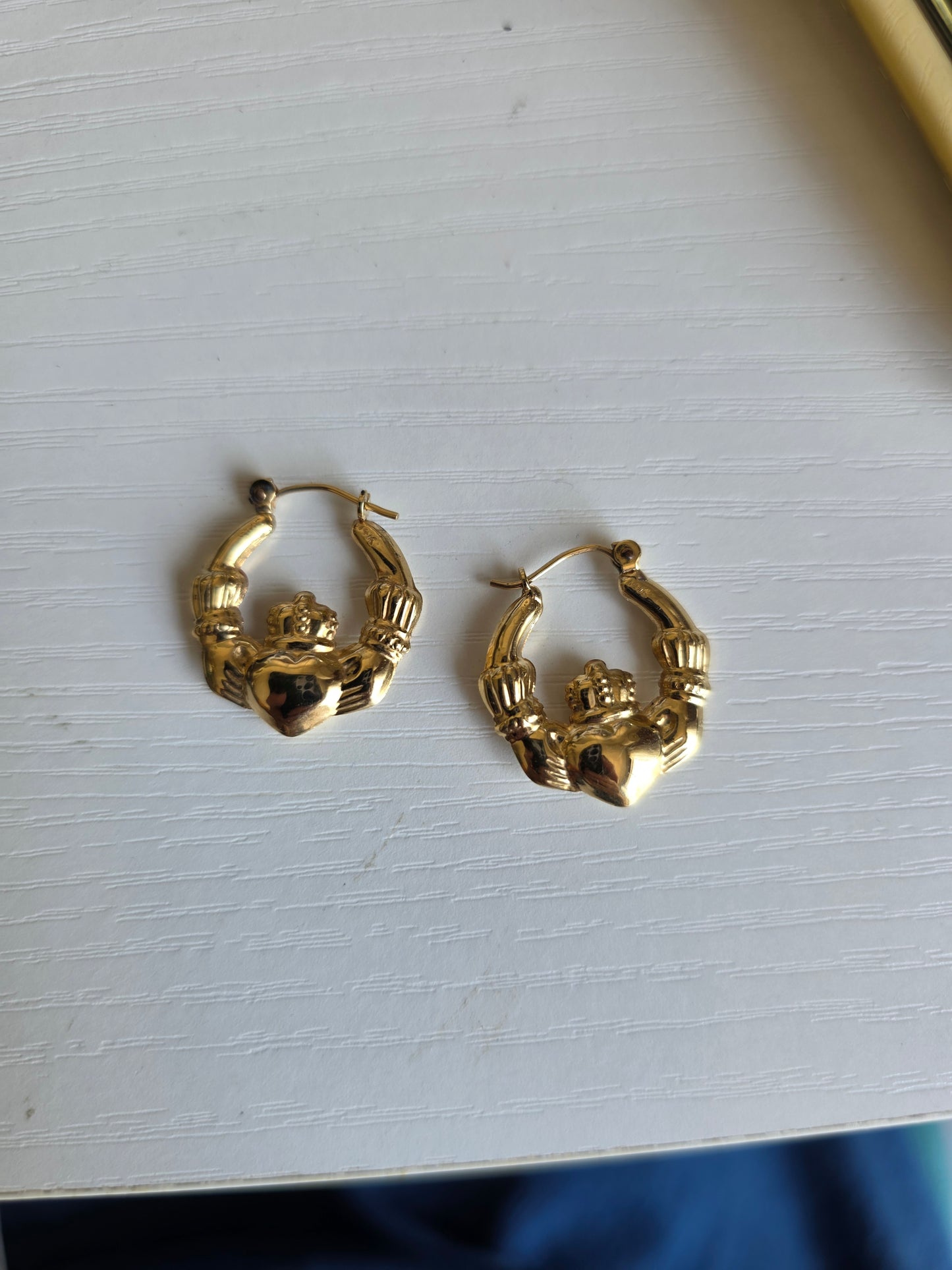 Pretty 14k Gold Claddagh Hollow Style Hoops Earrings