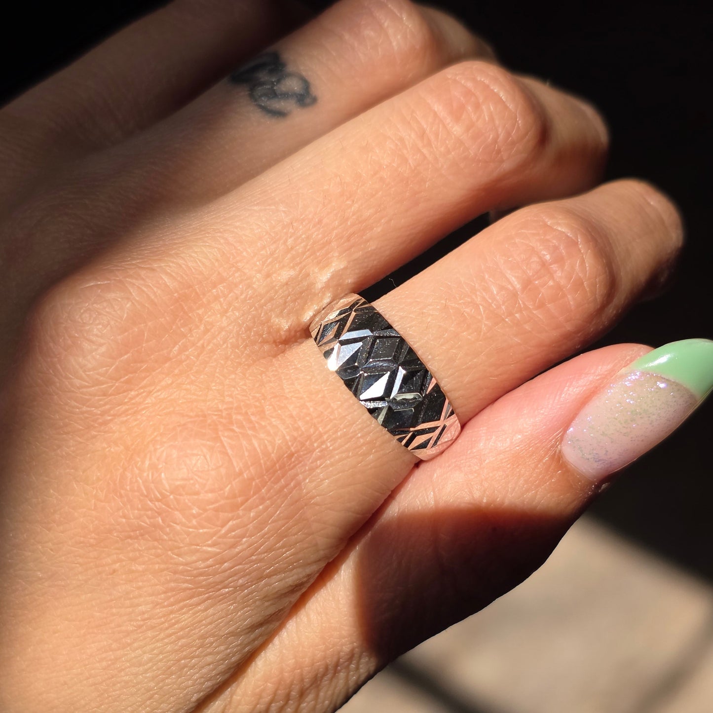 14k White Gold Faceted Geometric Diamond Cut Pattern Textured Sparkling Statement Ring Size 8.25