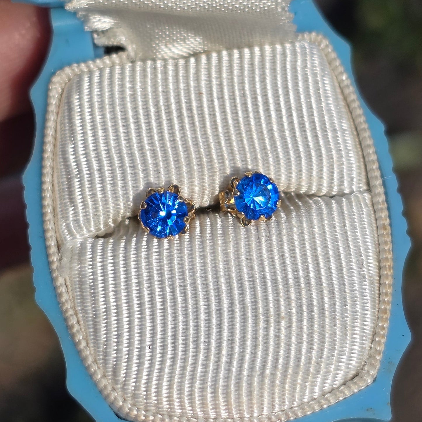 14k Gold Vivid Blue Glass Gemstone Studs Earrings