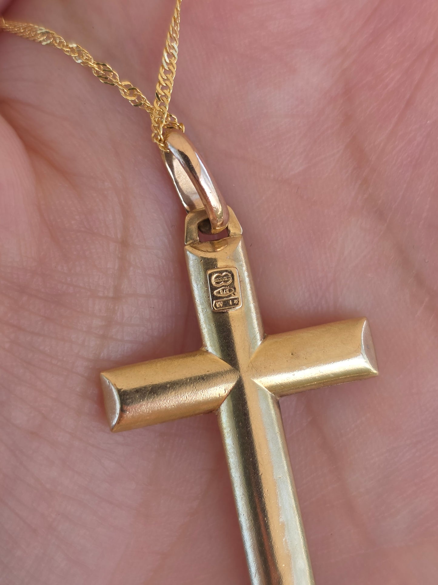 Vintage UNOAERRE 9k Gold Hollow Style Cross Pendant (NO CHAIN)