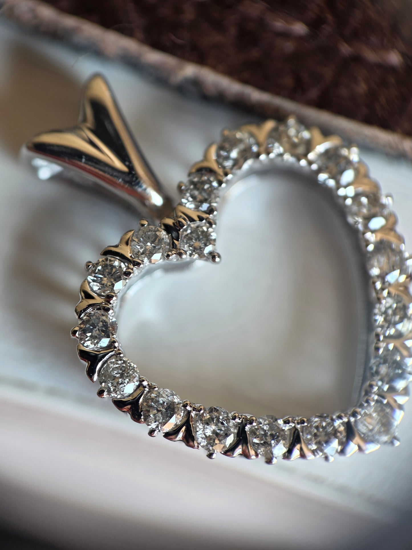 Beautiful 10k White Gold 1/3CTW Diamond Heart Pendant With  WG Box Chain Necklace 18"