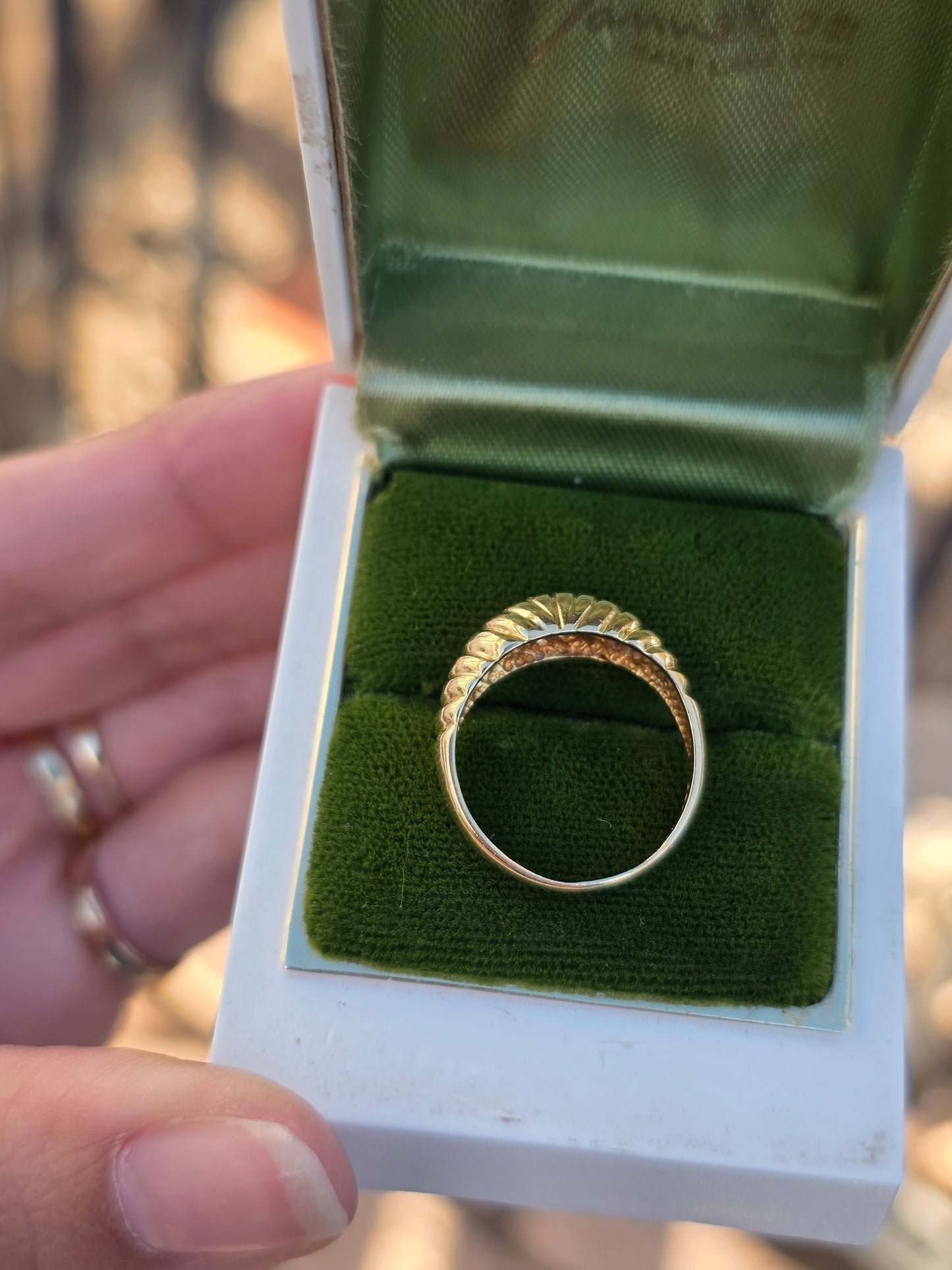 Solid 18k Gold Shrimp / Croissant Domed Ring Size 5.5