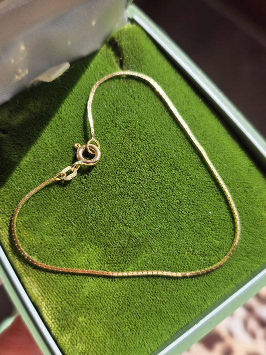 Lovely Minimalist 14k Gold Dainty 0.7mm Wide Box Chain Bracelet 7"