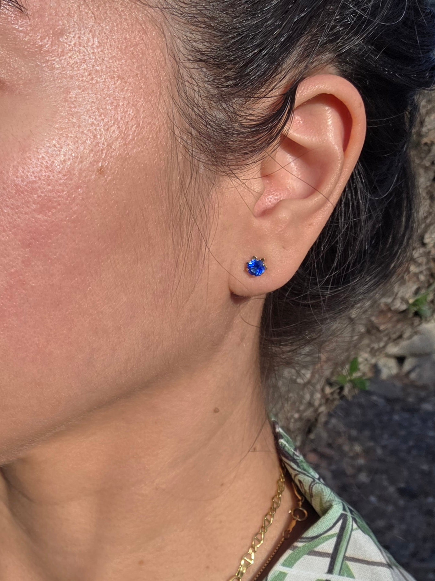 14k Gold Vivid Blue Glass Gemstone Studs Earrings