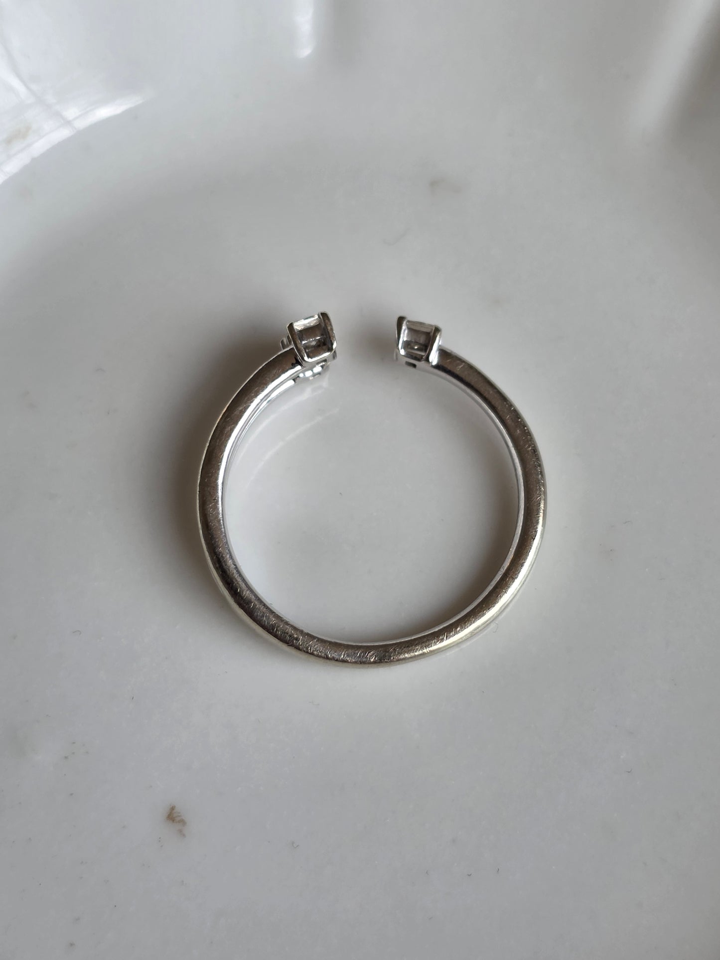 10k White Gold 3 Princess Diamond Open Band Ring Size 7.25