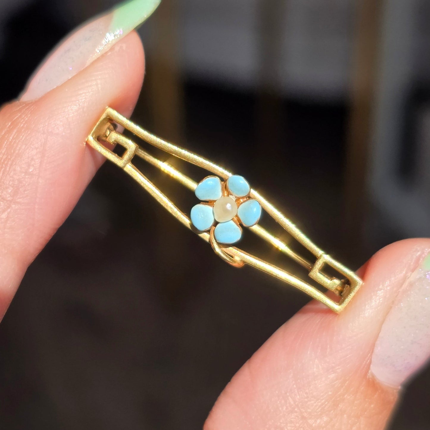 Beautiful Vintage 10k Gold Enamel and Pearl Flower Brooch (NO CHAIN)