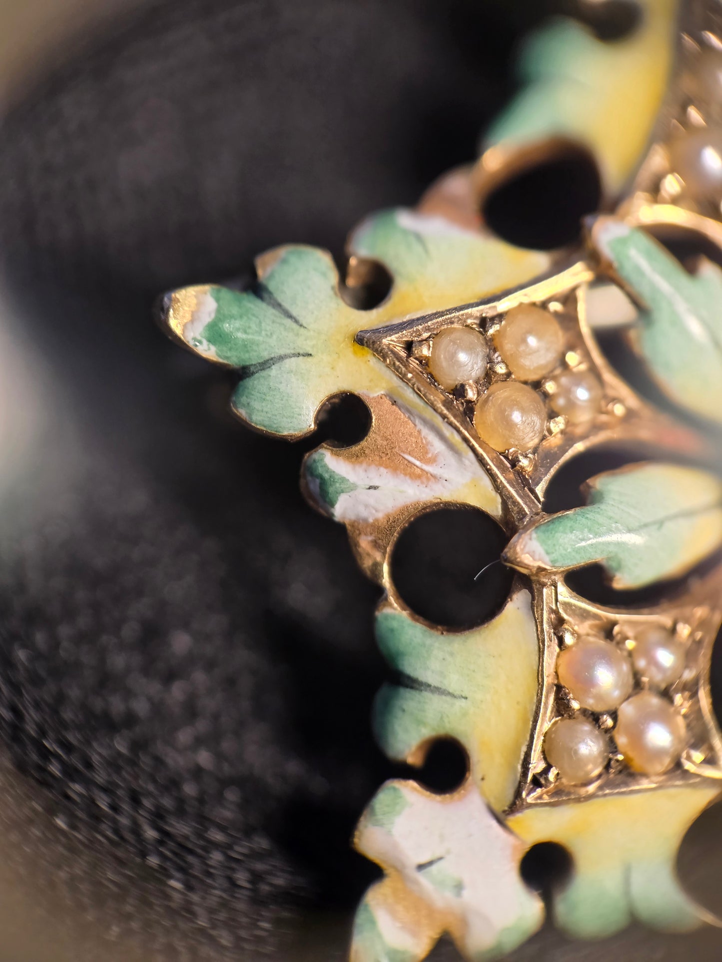 Pretty 10k Gold Enamel Seed Pearl and Garnet Star Brooch (NO CHAIN)