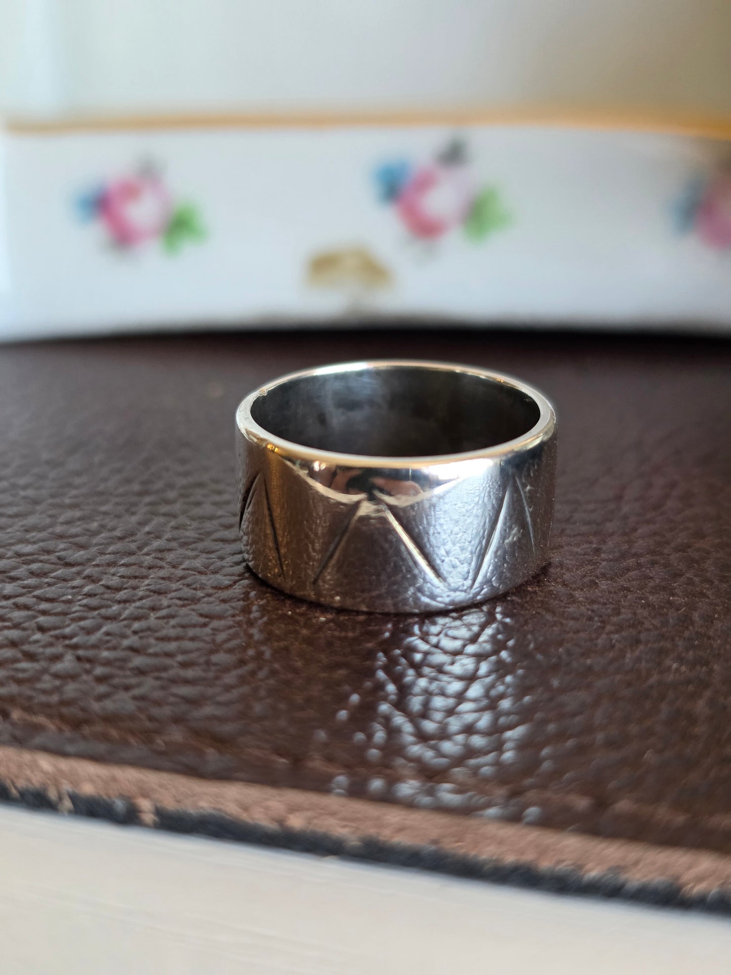 Vintage Zigzag Line Pattern Sterling Silver Cigar Band Ring Size 5.25
