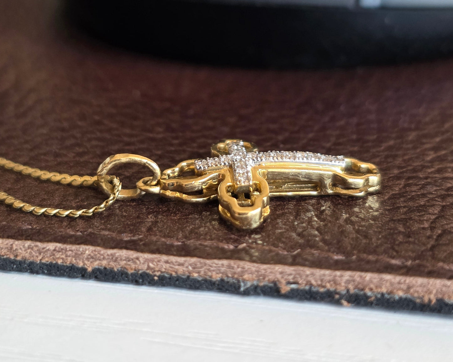 Beautiful 10k Gold Diamond Cross Pendant (NO CHAIN)