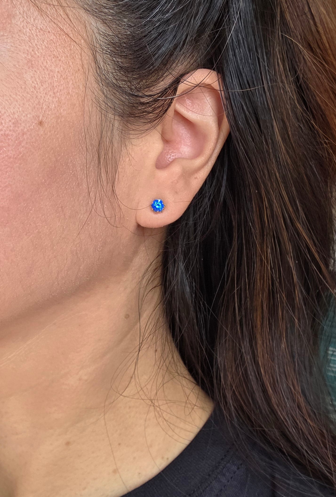 14k Gold Vivid Blue Glass Gemstone Studs Earrings