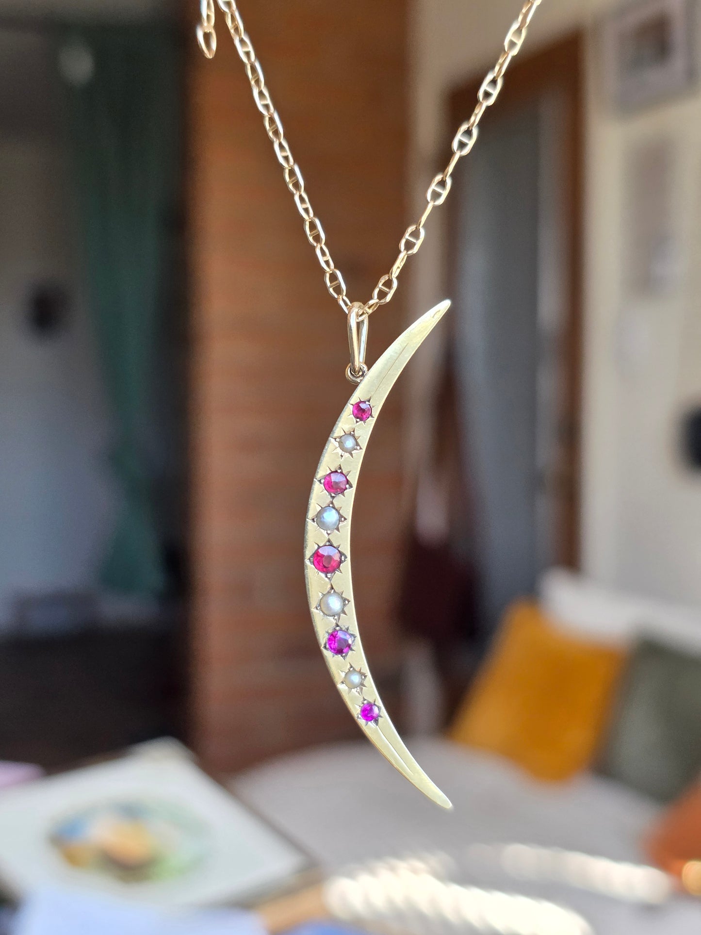 Beautiful Vintage 9k Gold Pearl & Gemstone Crescent Moon Pendant (NO CHAIN)