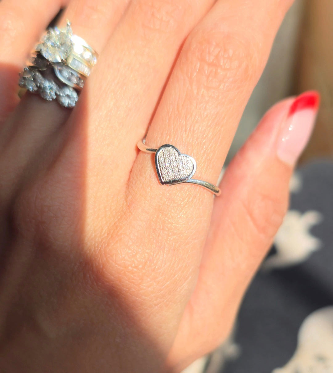 Adorable 10k White Gold Pave Set Diamond Heart Dainty Stacker Ring Size 6.5