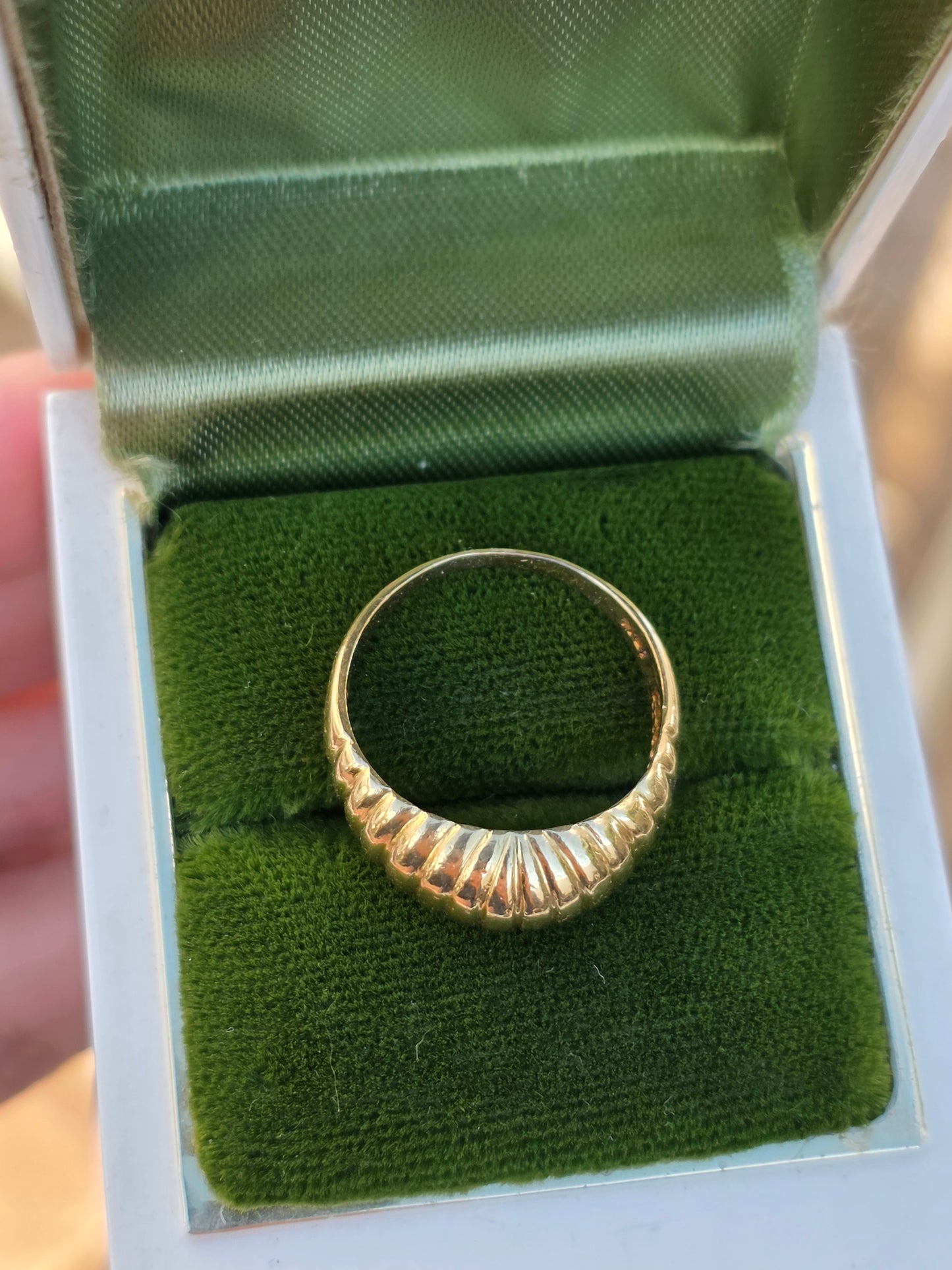 Solid 18k Gold Shrimp / Croissant Domed Ring Size 5.5