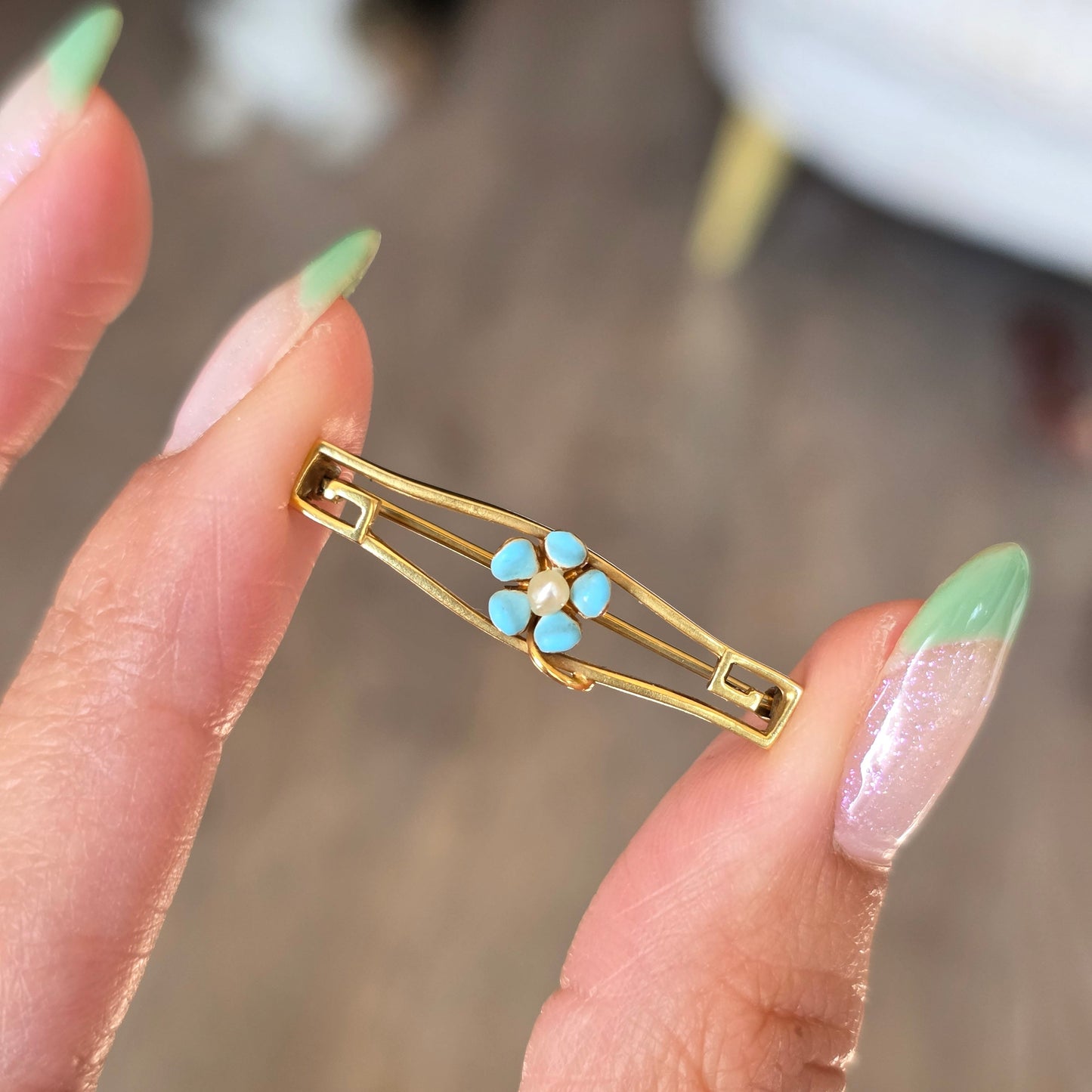 Beautiful Vintage 10k Gold Enamel and Pearl Flower Brooch (NO CHAIN)