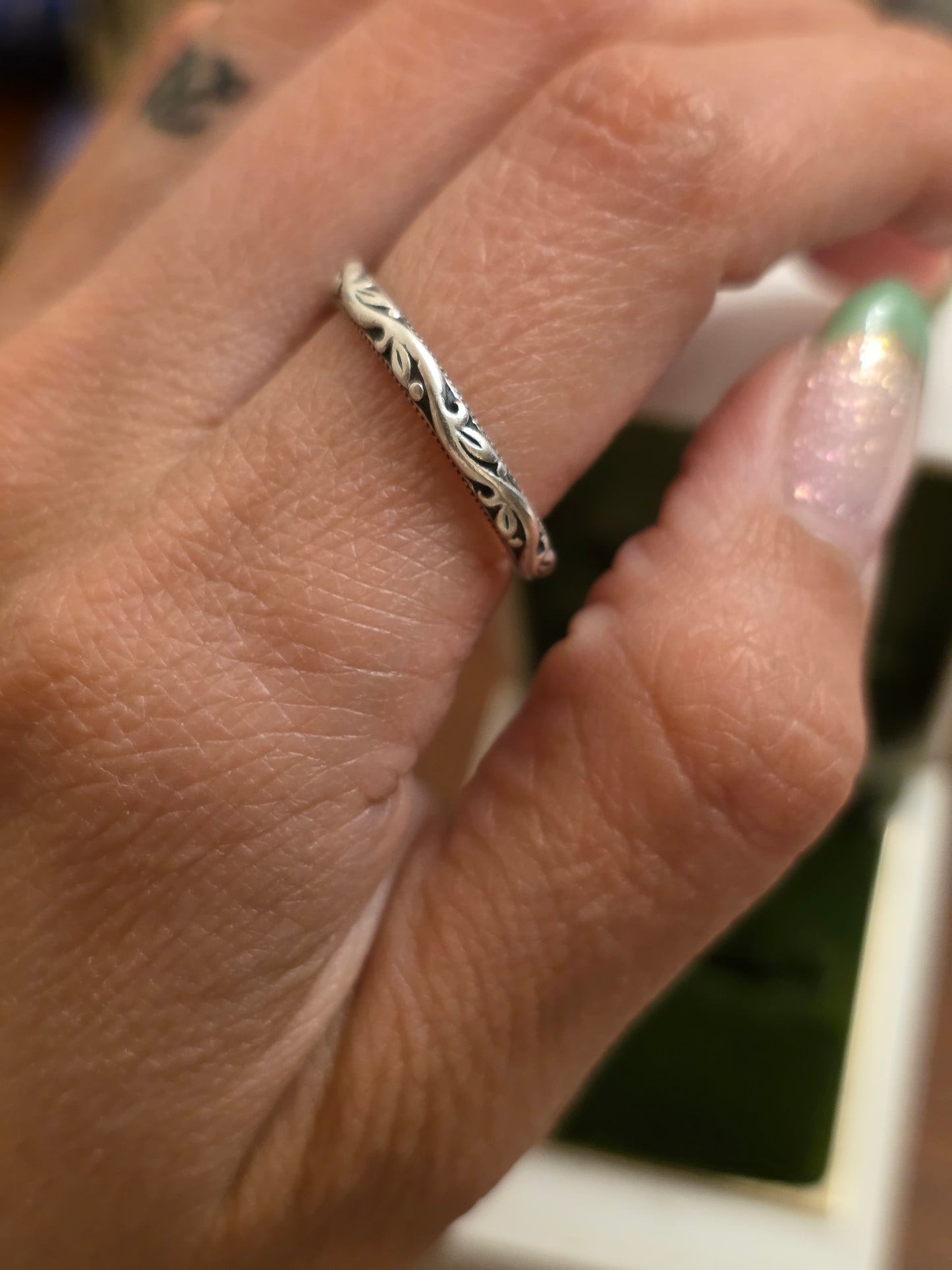 James Avery Sterling Silver Floral Carved Band Ring Size 7