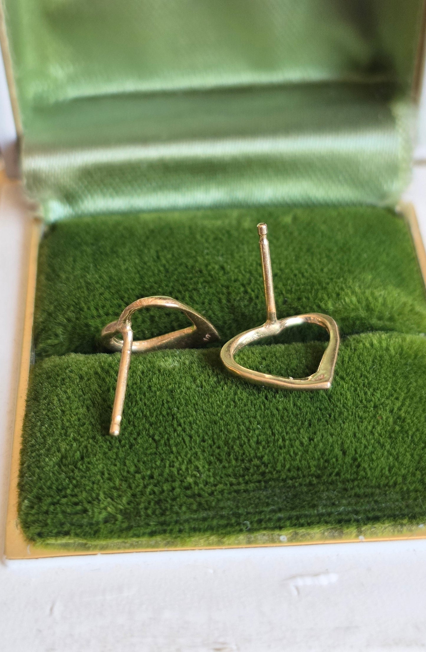 Lovely Minimalist Style Dainty 14K Gold Heart Cut Out Stud Earrings