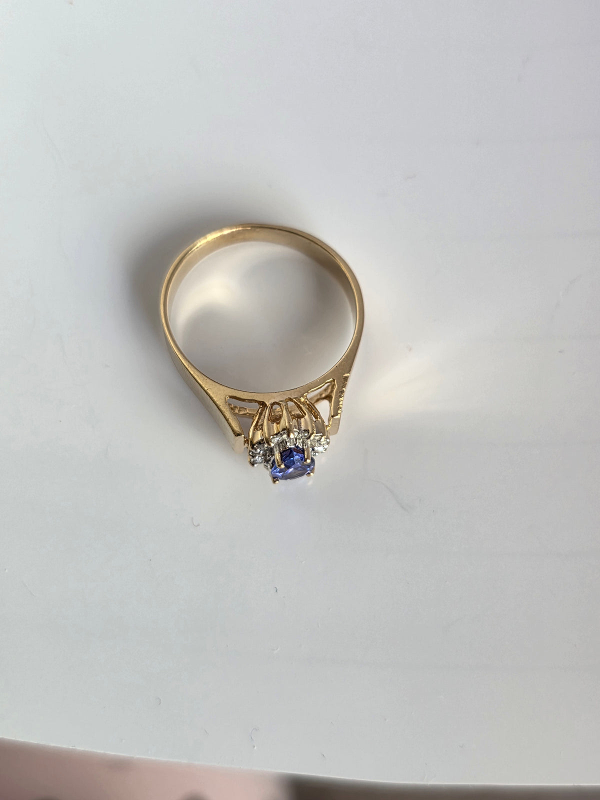 Beautiful 14k Gold Tanzanite and Diamond Halo Statement Ring Size 7