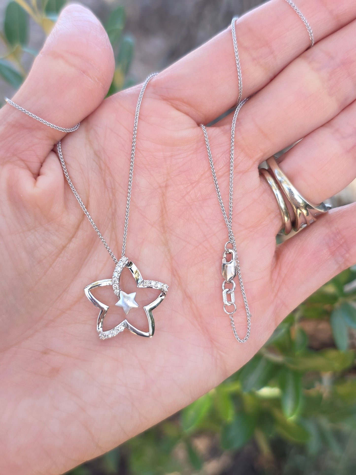 Beautiful 14k White Gold Diamond Star Pendant Necklace WITH CHAIN 18"