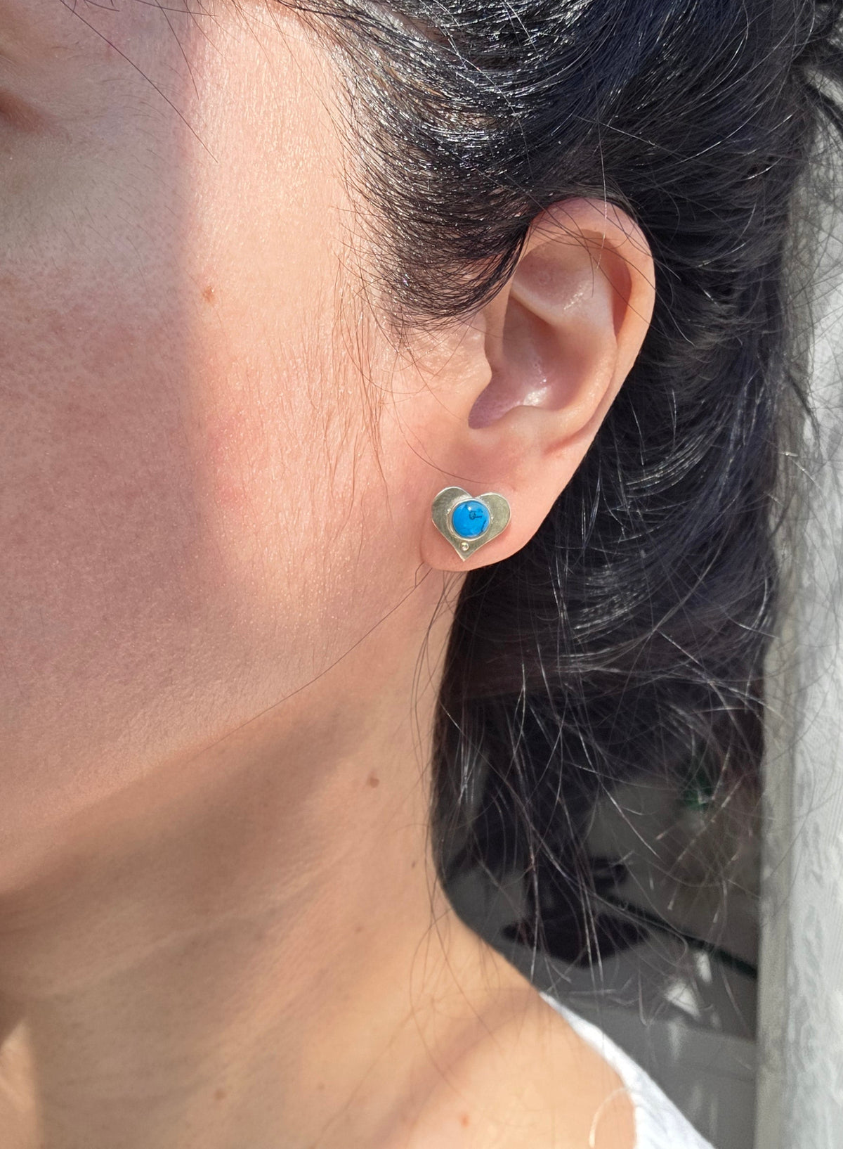 Pretty Sterling Silver Bezel Set Round Turquoise Heart Stud Earrings