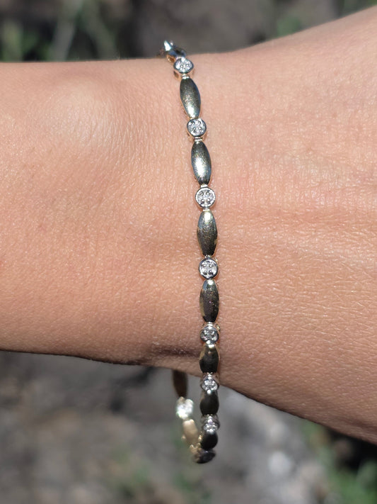 Pretty 10k Gold Marquise Link & Round Diamond Accented Tennis Bracelet 7.5"