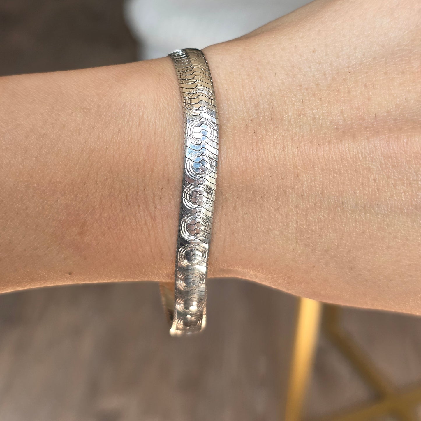 Solid Sterling Silver Circle Pattern 7mm Herringbone Bracelet 6.75"