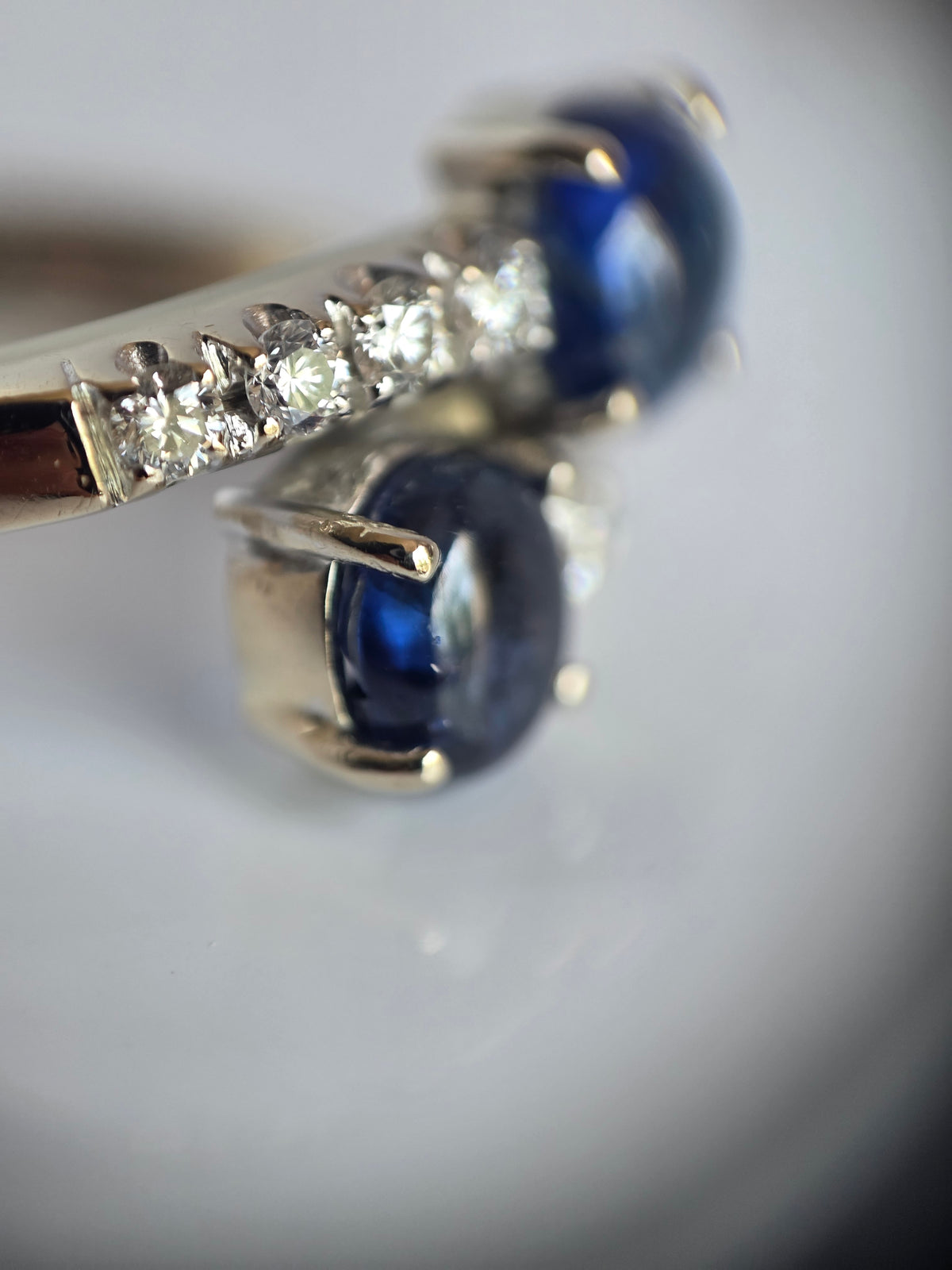 Gorgeous 18k White Gold 2.04TCW Natural Sapphire Cabochon & Diamond Bypass Statement Ring Size 4.75