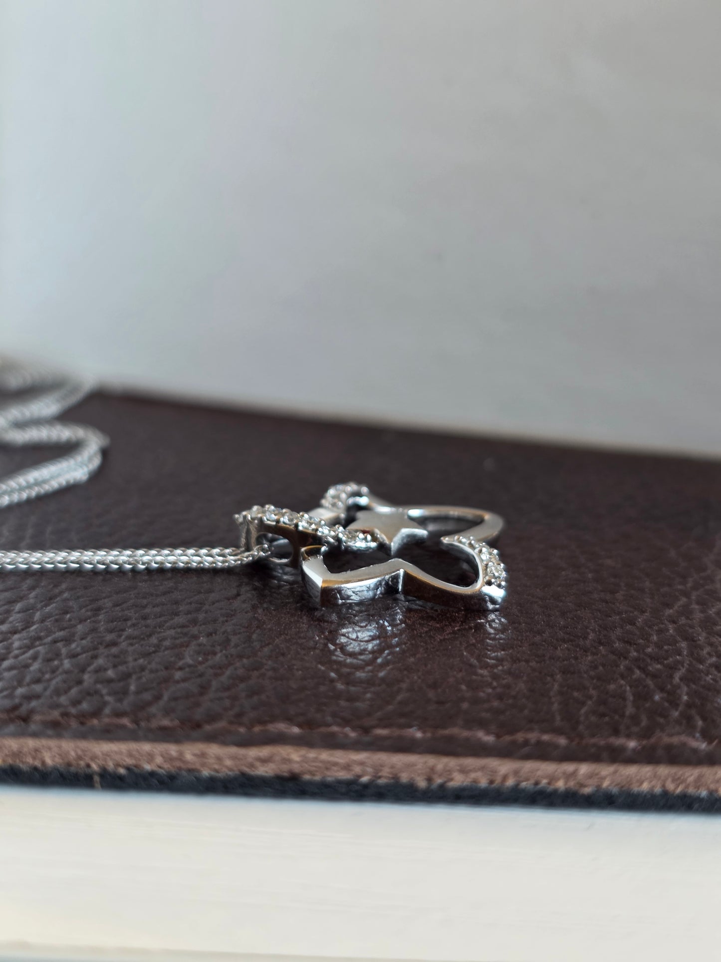 Beautiful 14k White Gold Diamond Star Pendant Necklace WITH CHAIN 18"