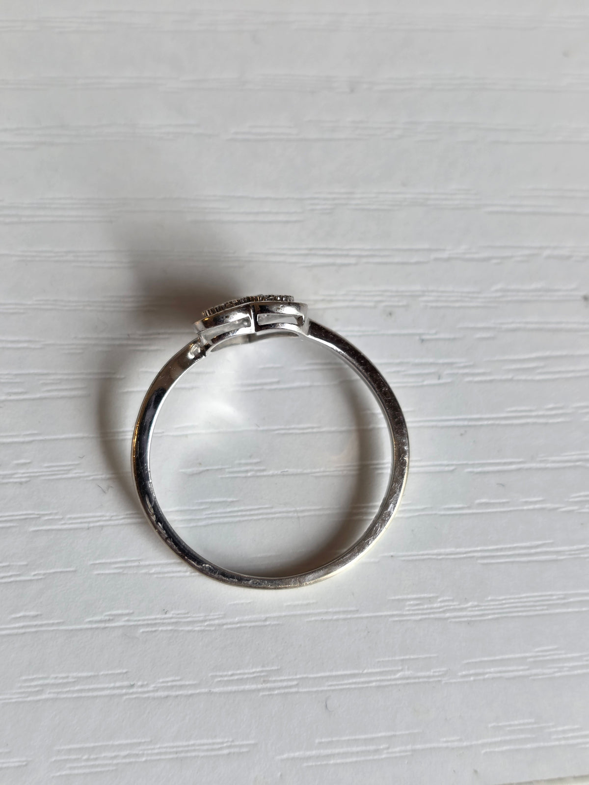 Adorable 10k White Gold Pave Set Diamond Heart Dainty Stacker Ring Size 6.5