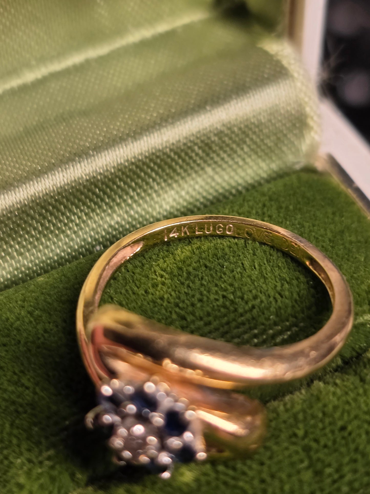 Beautiful 14k Gold  Sapphire & Diamond Flower Ring Size 6.25