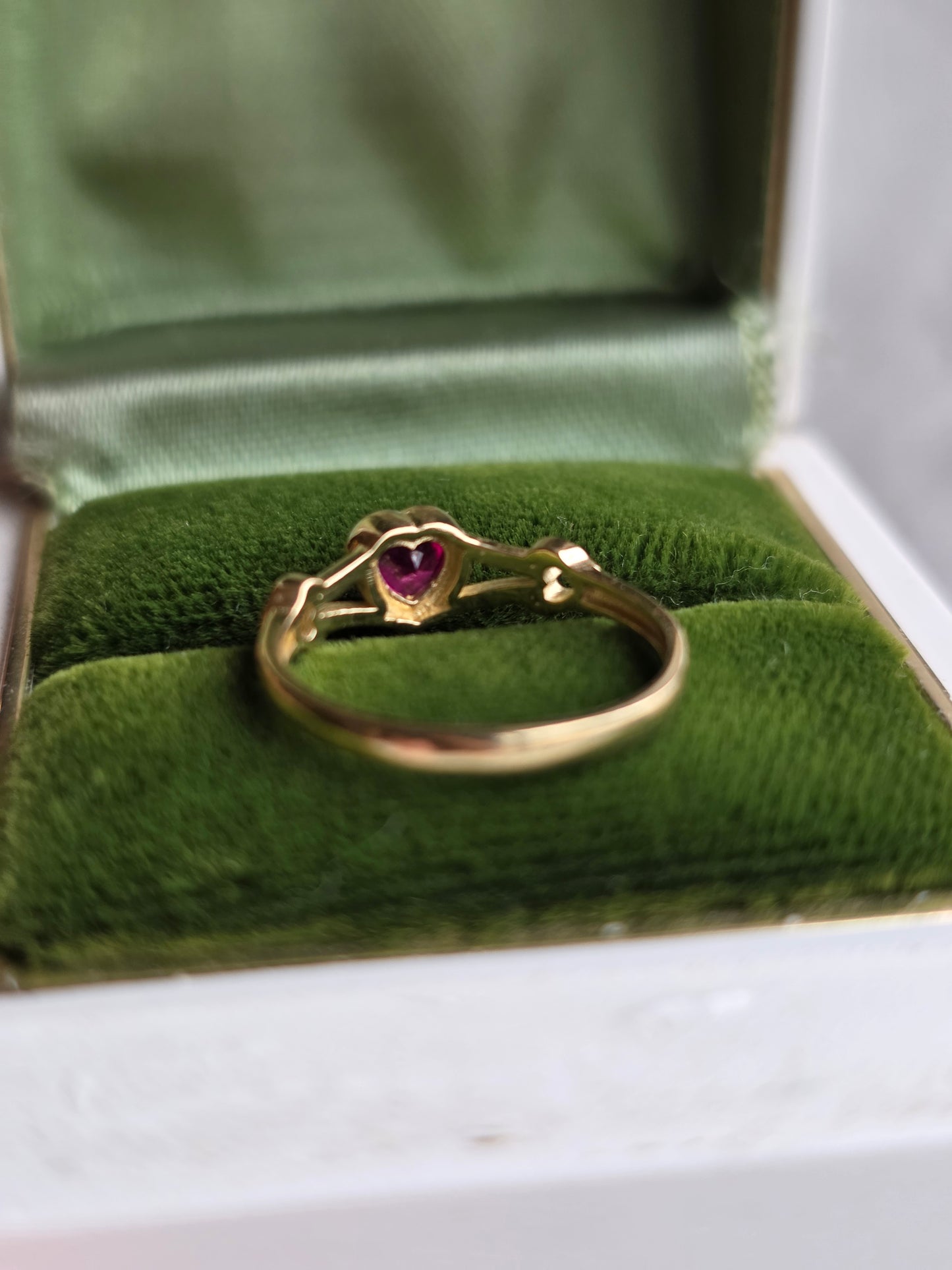 Adorable Vintage 10k Gold Heart Cut Ruby Signet Baby Pinky Midi Ring Size 3.5