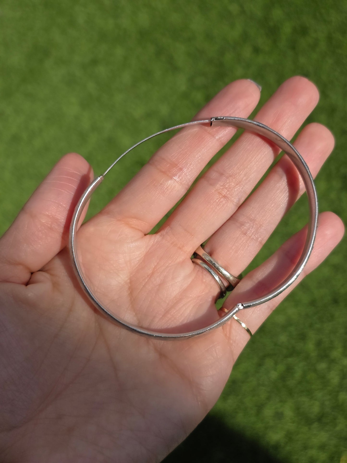 Beautiful Vintage Etched Hearts Matte Finish Hinged Sterling Silver Bangle Bracelet 7"