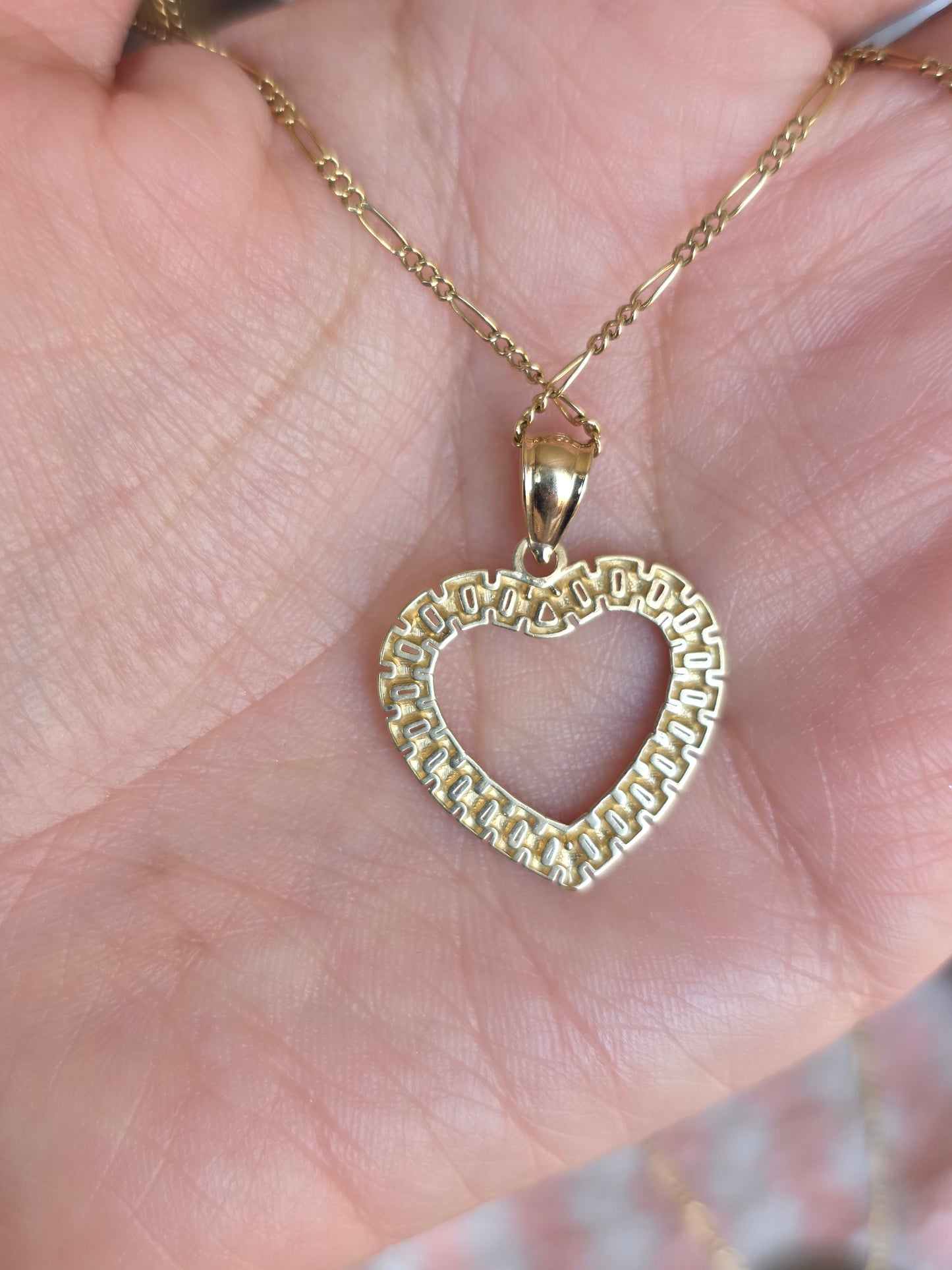 Lovely 10k Gold Textured Panther Link Heart Cut Out Pendant (NO CHAIN)