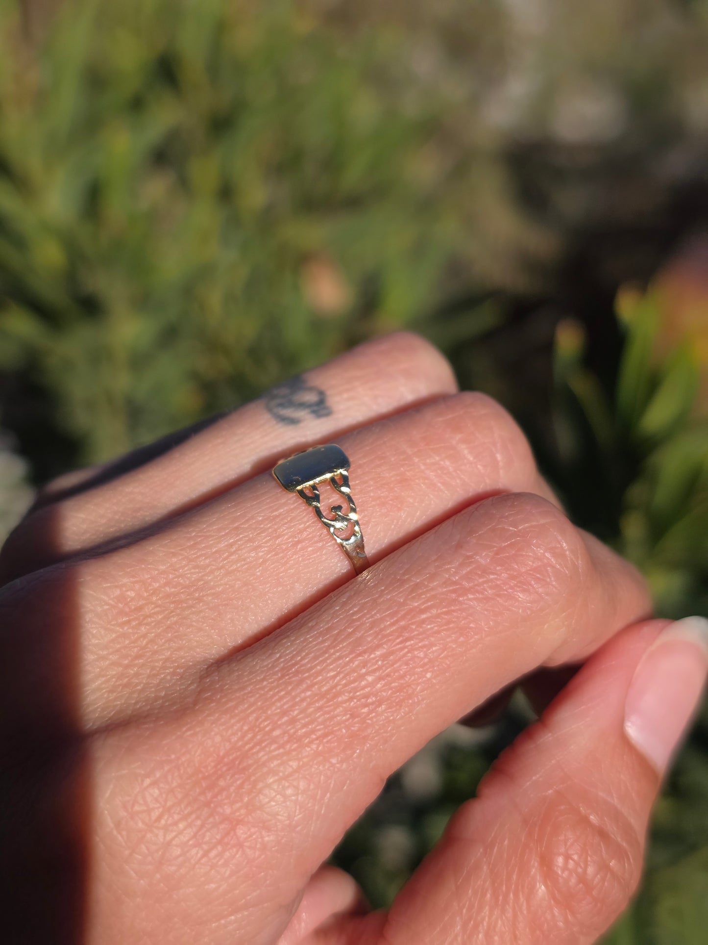 Pretty 10k Gold Blank Signet Ring Size 6.5