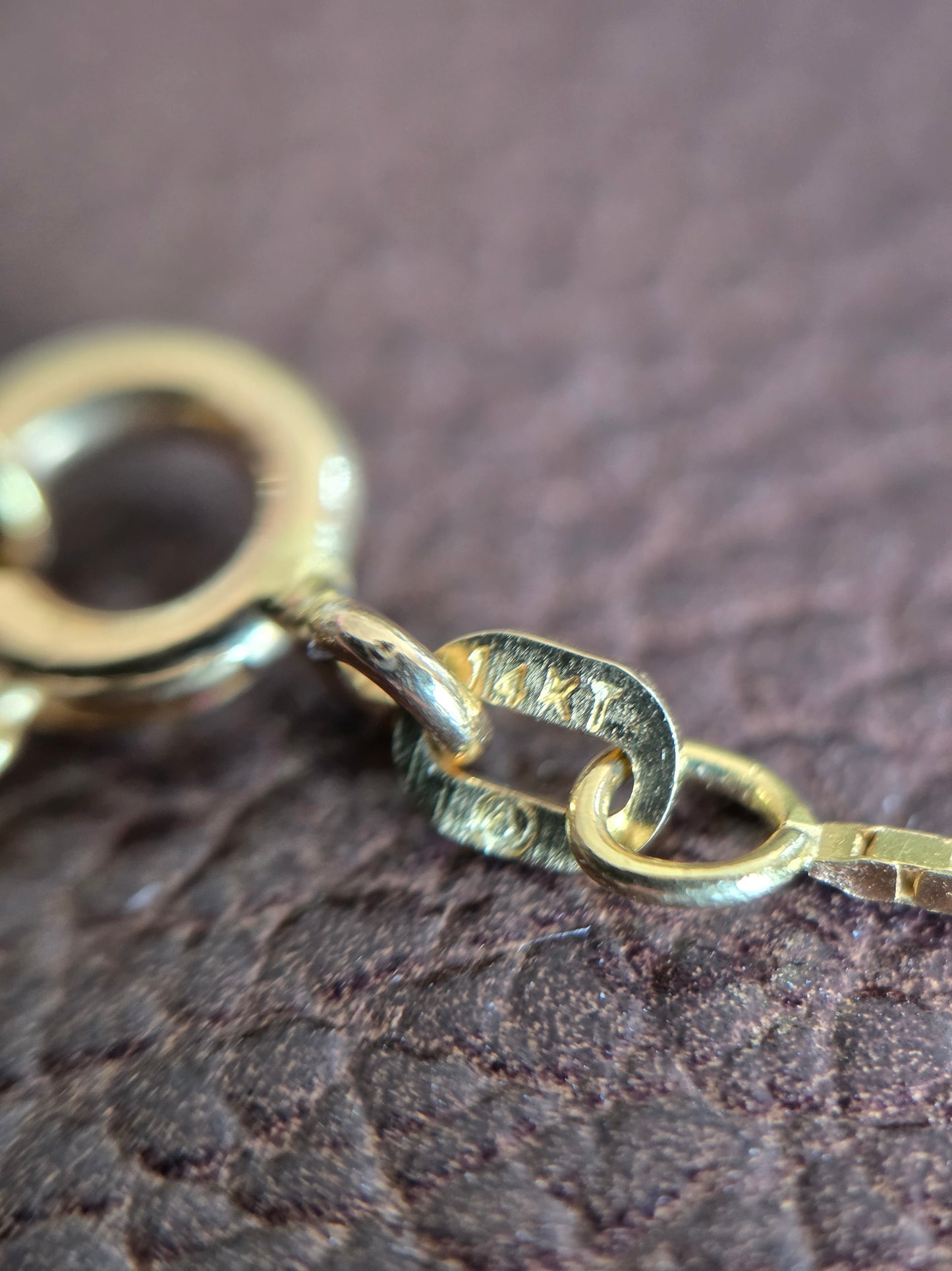 Lovely Minimalist 14k Gold Dainty 0.7mm Wide Box Chain Bracelet 7"