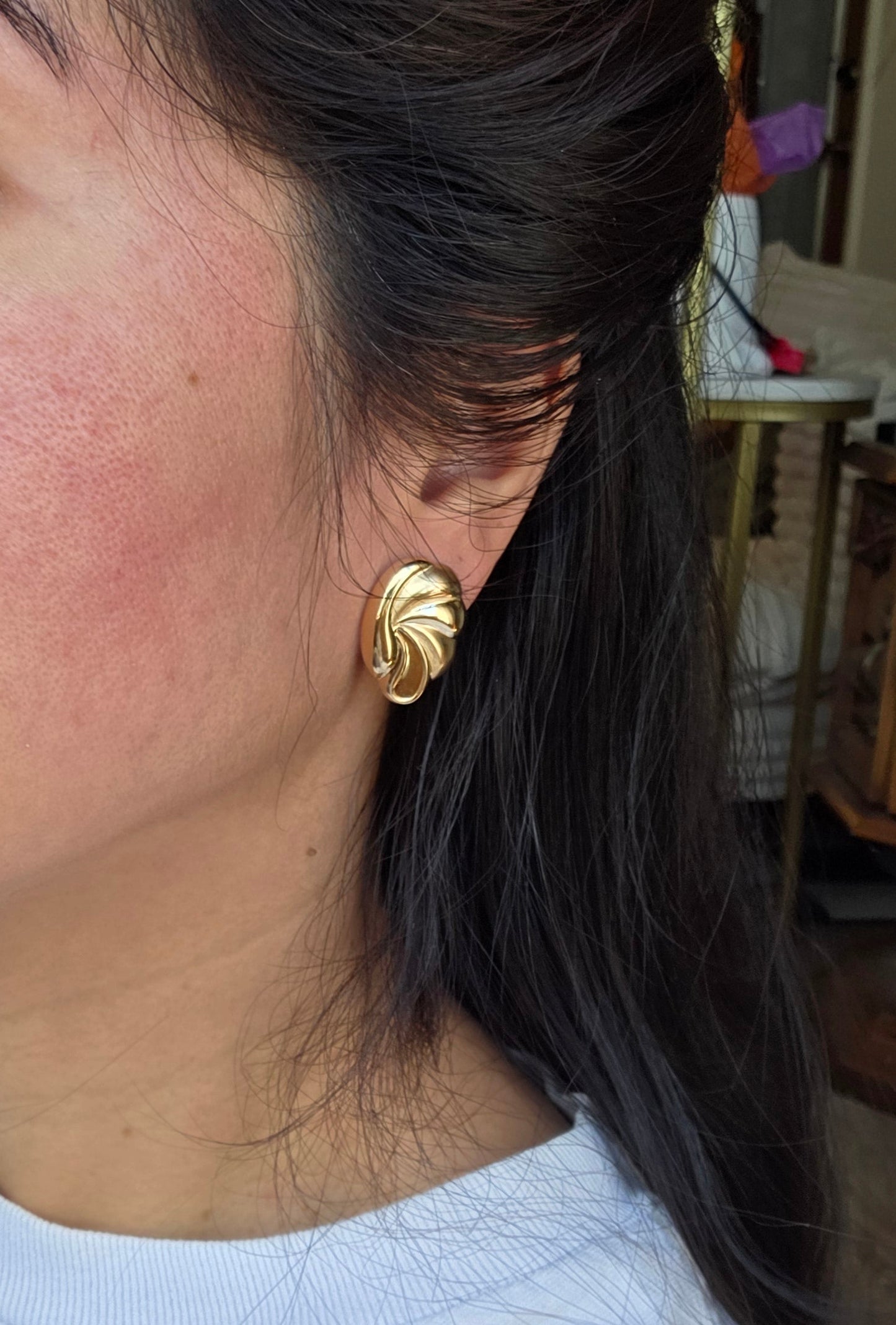 14k Gold Pretty Vintage "Wing" Style Hollow Swirl Large Statement Post Earrings