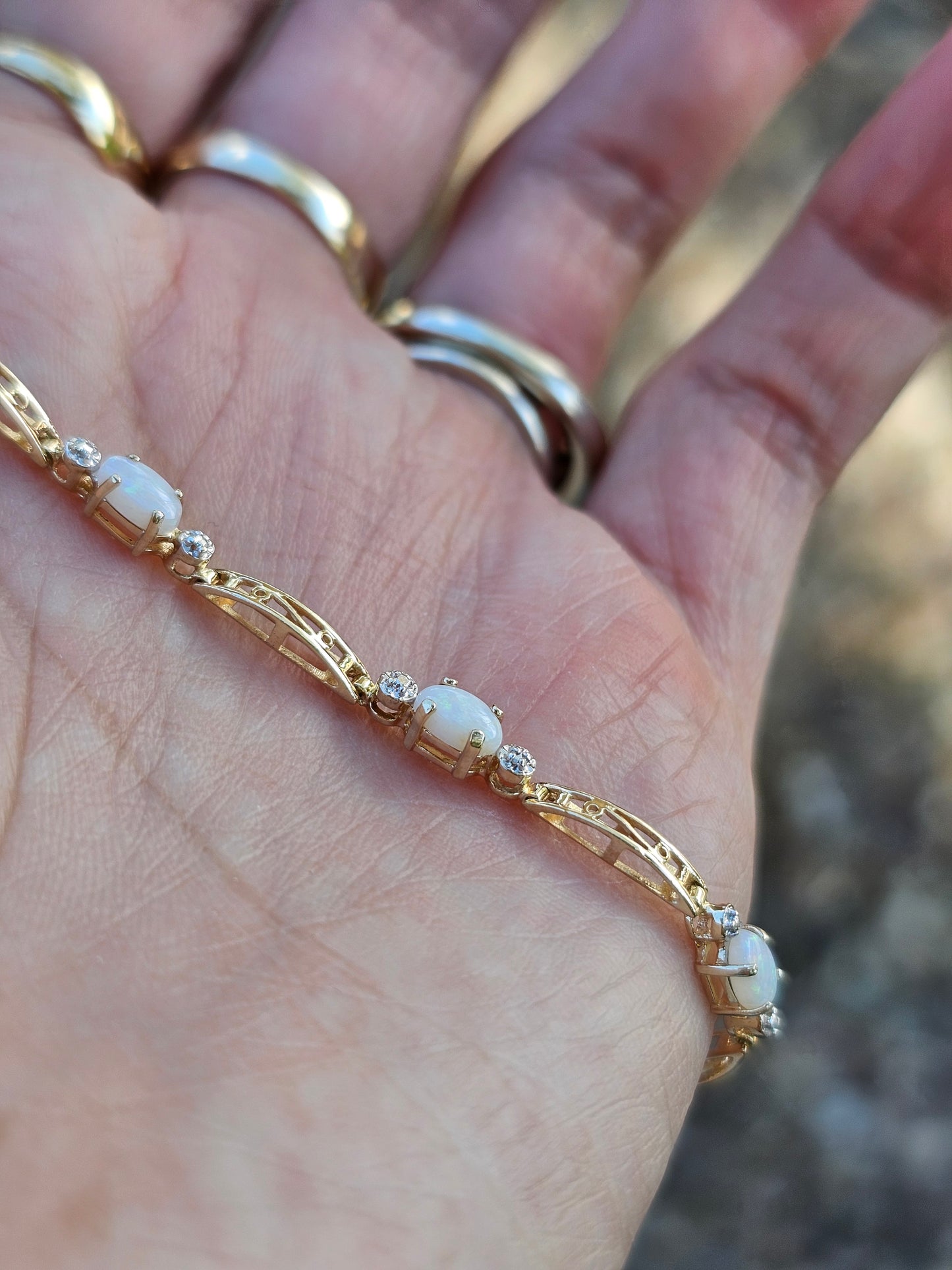 Beautiful 10k Opal Bracelet 7"