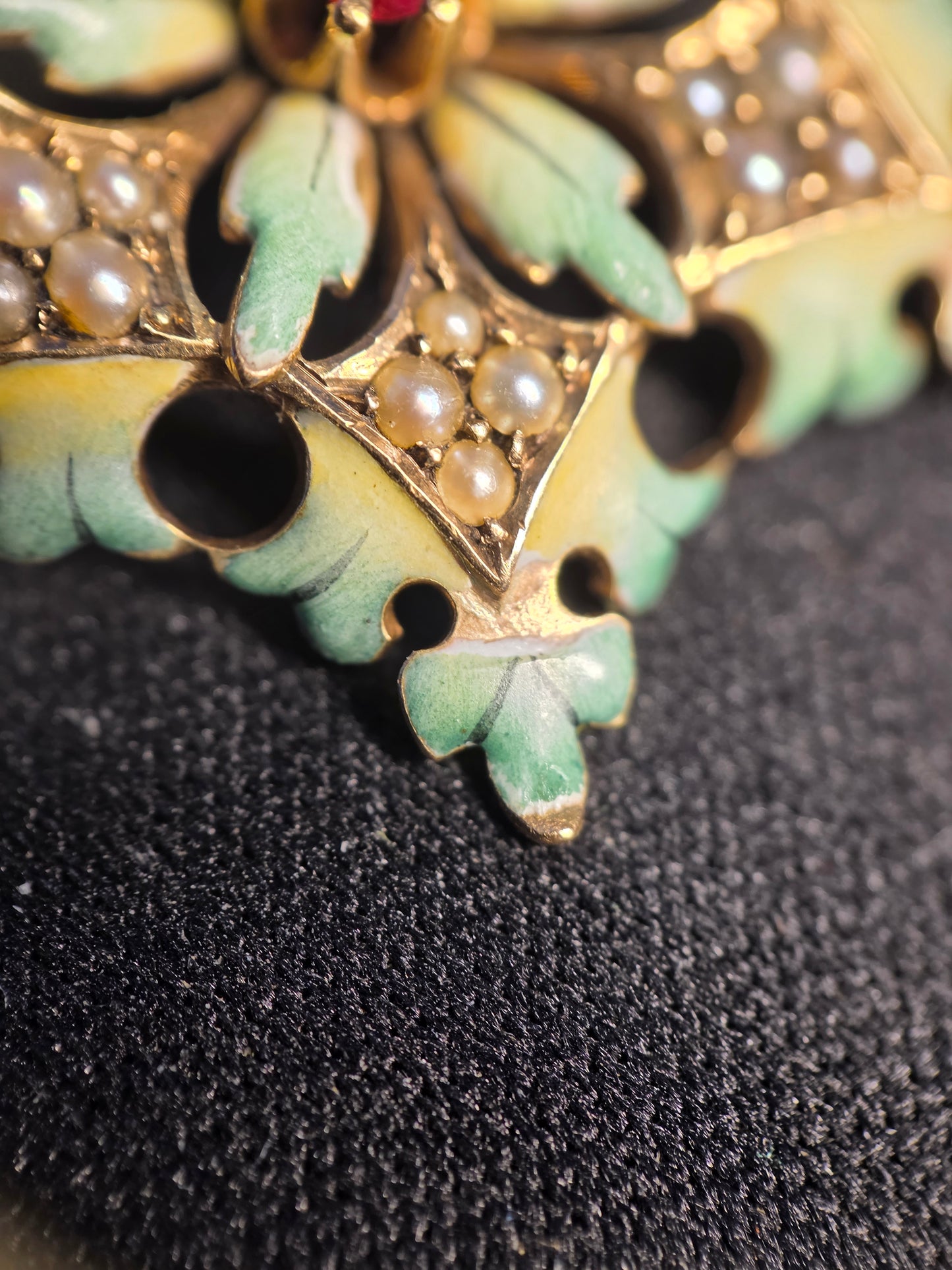 Pretty 10k Gold Enamel Seed Pearl and Garnet Star Brooch (NO CHAIN)