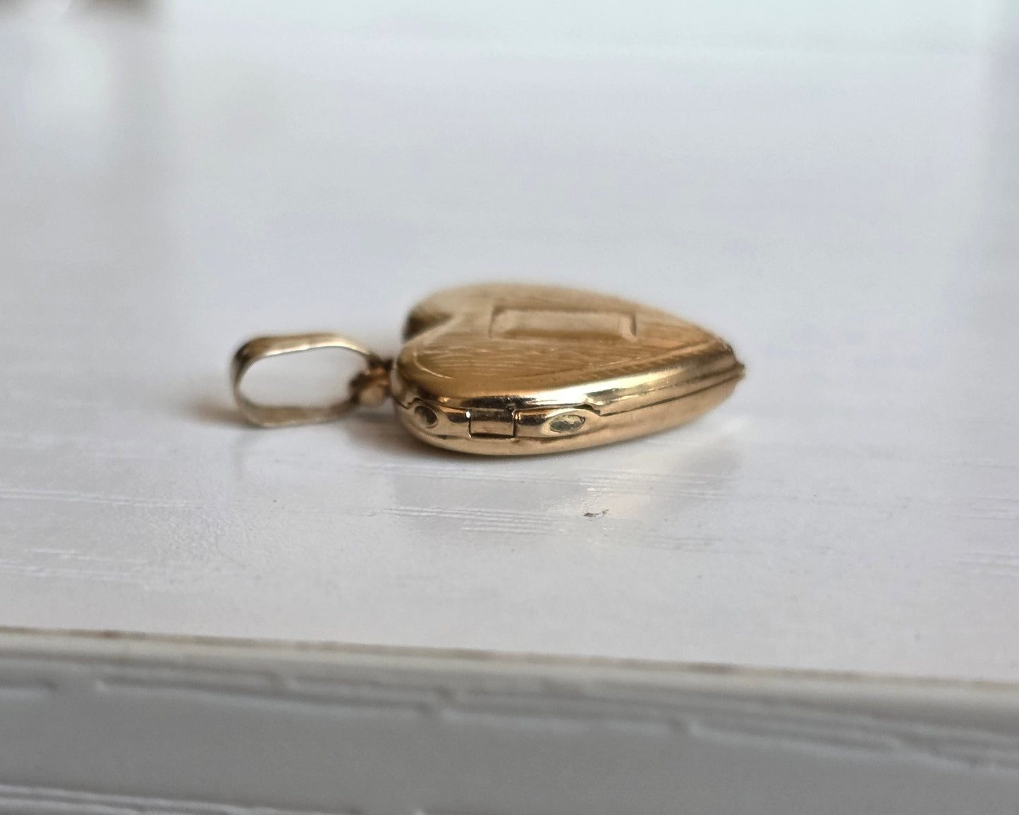Pretty Vintage 10k Gold Heart Locket Pendant (NO CHAIN)